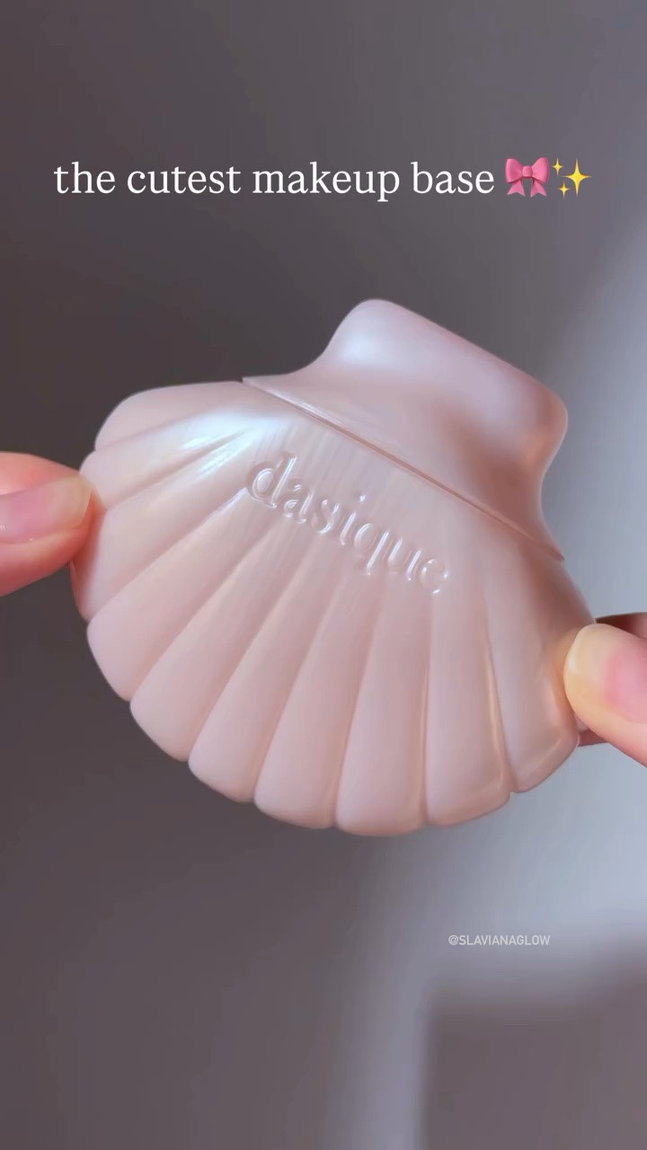 glowy shell skin unlocked 🐚✨

@dasique_official glowy shell base

Would you wear a glowy base like this every day? 🤔💭

🏷️ @dasique_usa dasique glowy shell base, radiant makeup base, korean glow primer, pearly skin finish, luminous glass skin

#dasique #kbeauty #glowyskin #makeup #glassskin