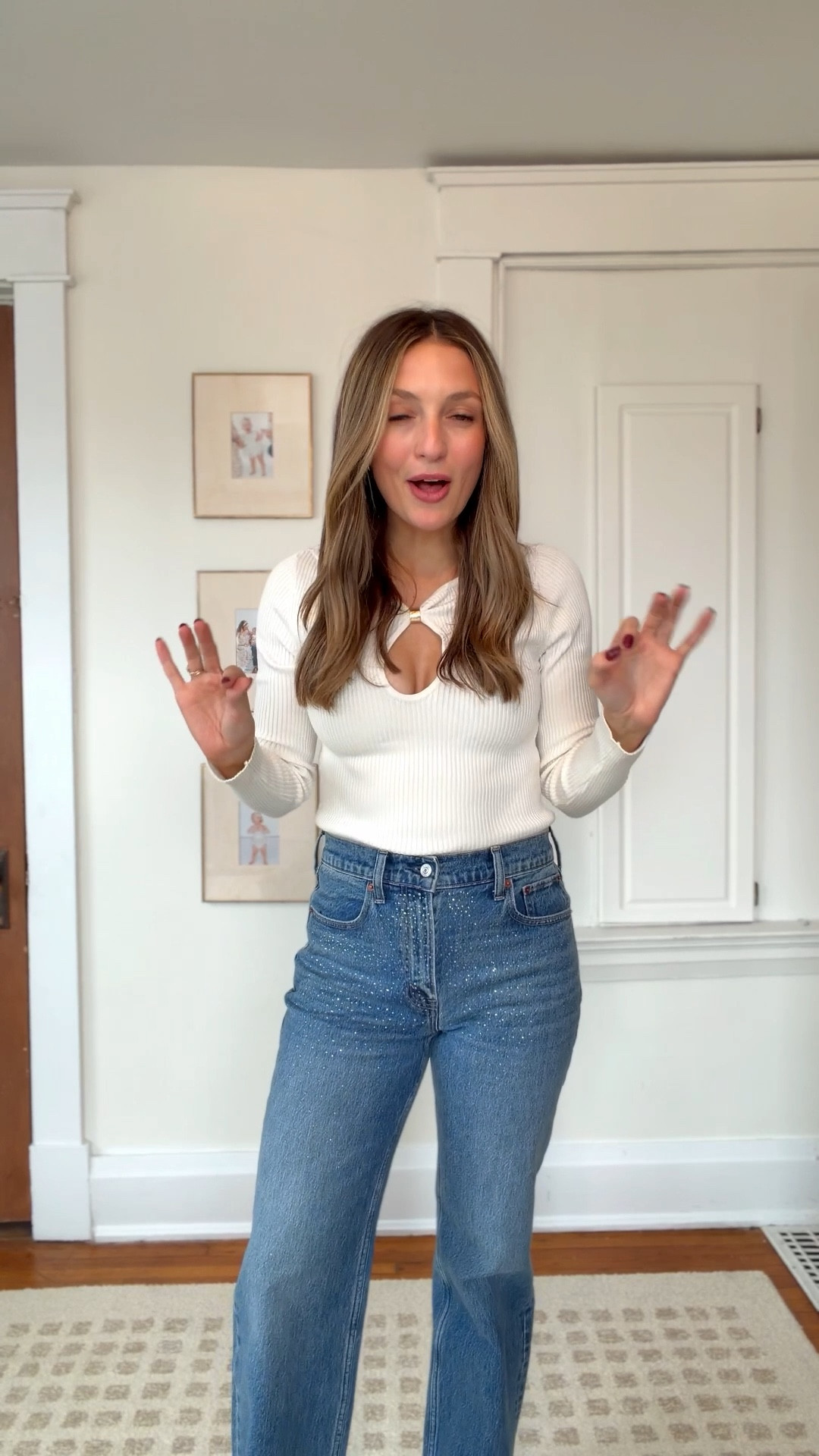 #abercrombiepartner @abercrombie holiday looks. This would be the perfect NYE party outfit 

Size S top
Size 27r jeans 
#sponsored 
