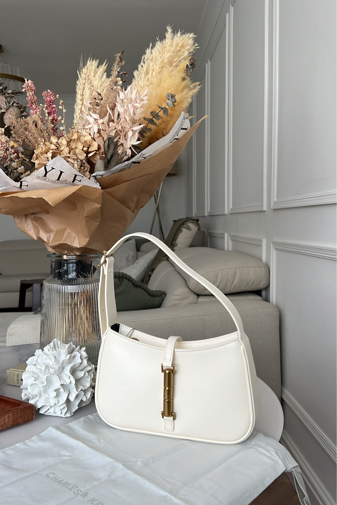 beautiful shoulder bag 😍

*you can use my code COMAMBW15-TYKHWWTYVP for 15% off most bags and shoes on the website 

#LTKeurope #LTKitbag #LTKSeasonal