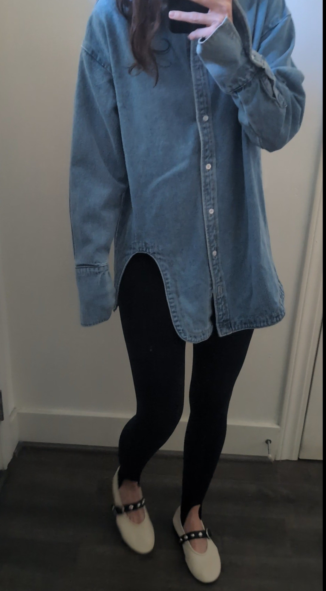 Early spring outfit, easy casual outfit, stirrup leggings. Flats are zara from last year. 

#LTKootd