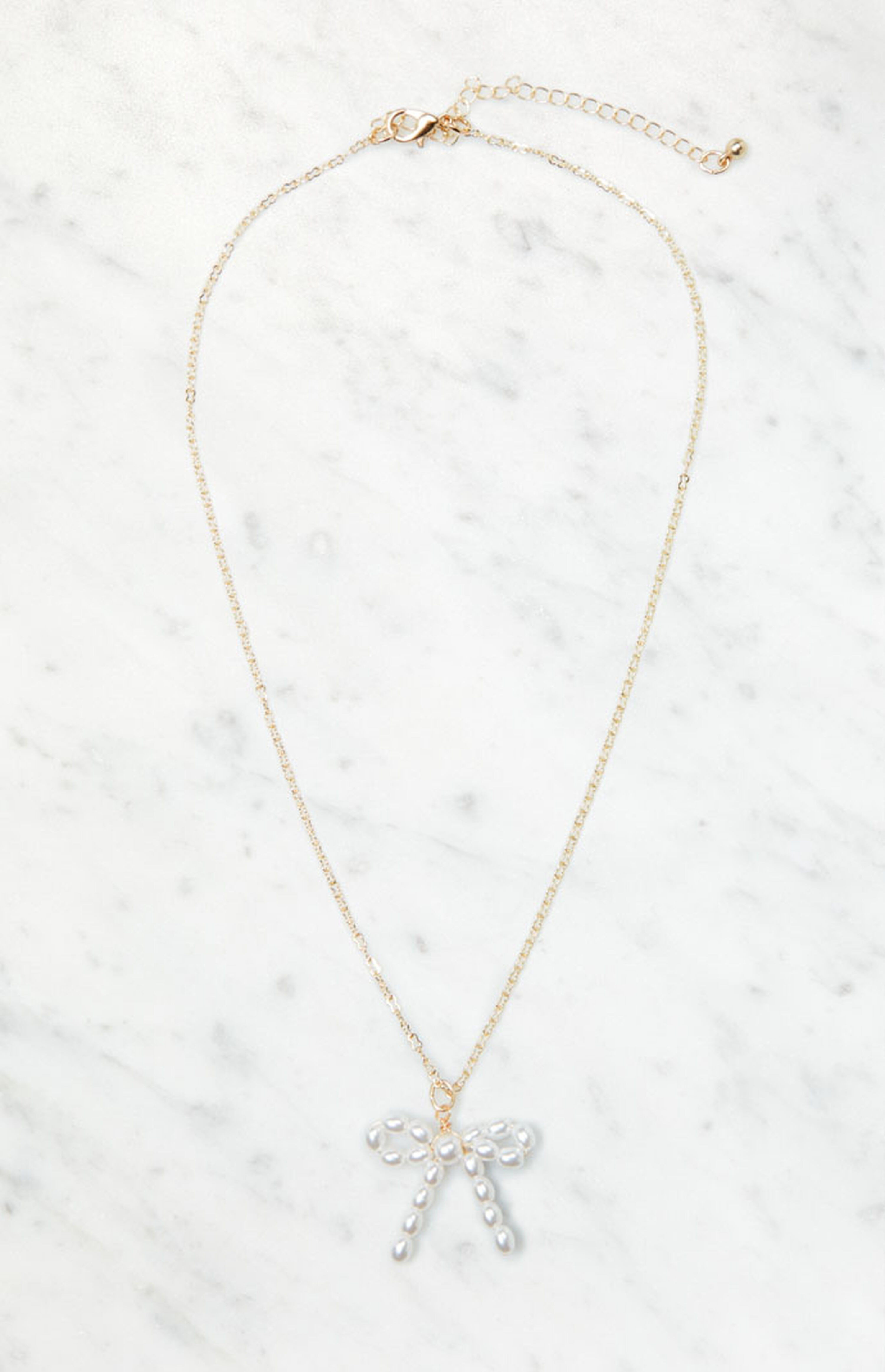 LA Hearts Faux Pearl Bow Charm Necklace | PacSun