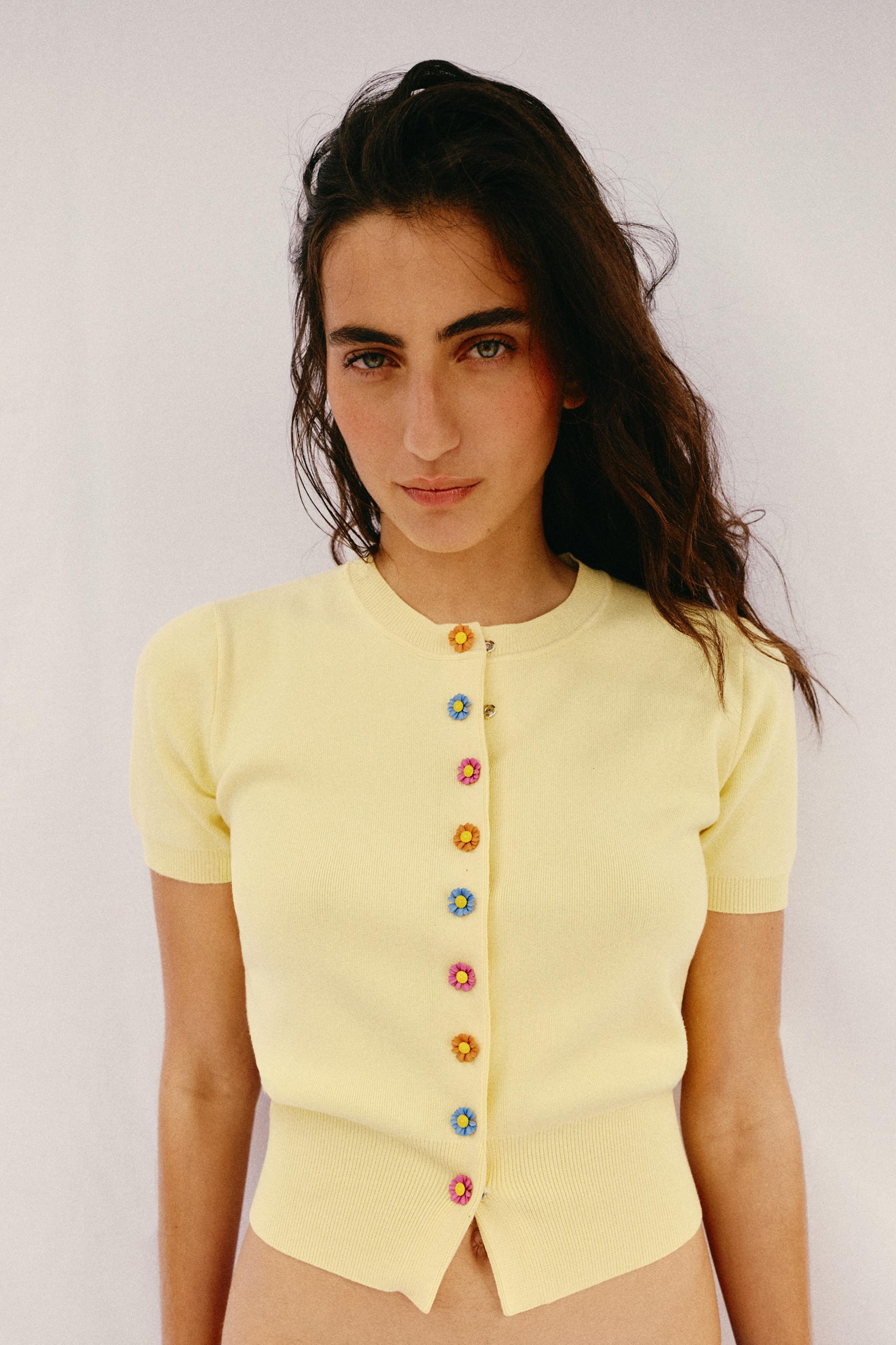 CARDIGAN WITH FLOWER BUTTONS | Zara UK