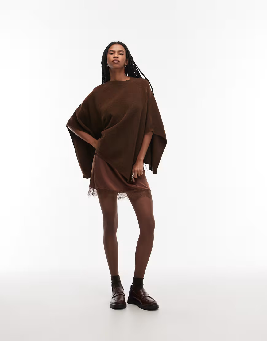 ASOS DESIGN – Langer Poncho aus Strick in Schokobraun-Brown | ASOS (Global)