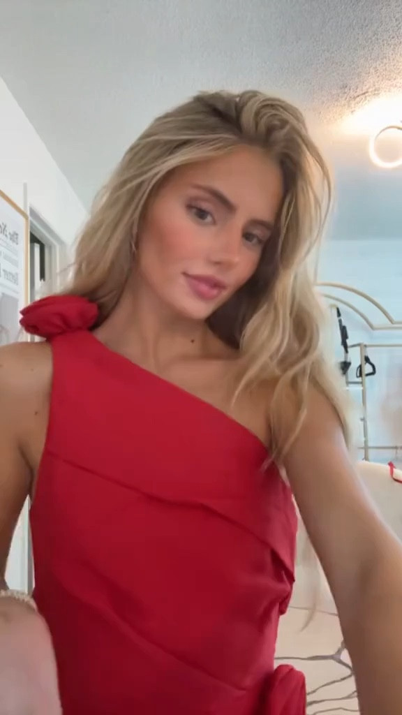 Dress 2 @showpo ❤️‍🔥

Ok this one might be my next gameday fit. How perfect?!?

#LTKU #LTKStyleTip #LTKSeasonal