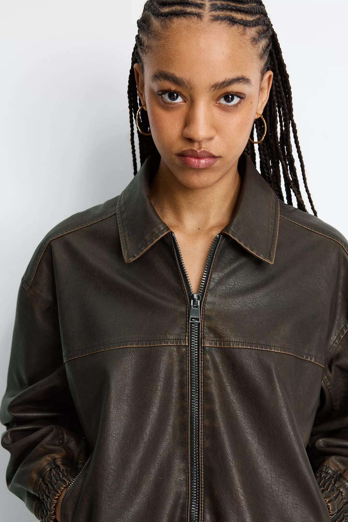 Kunstlederjacke mit Gummizug am Saum | PULL and BEAR DE