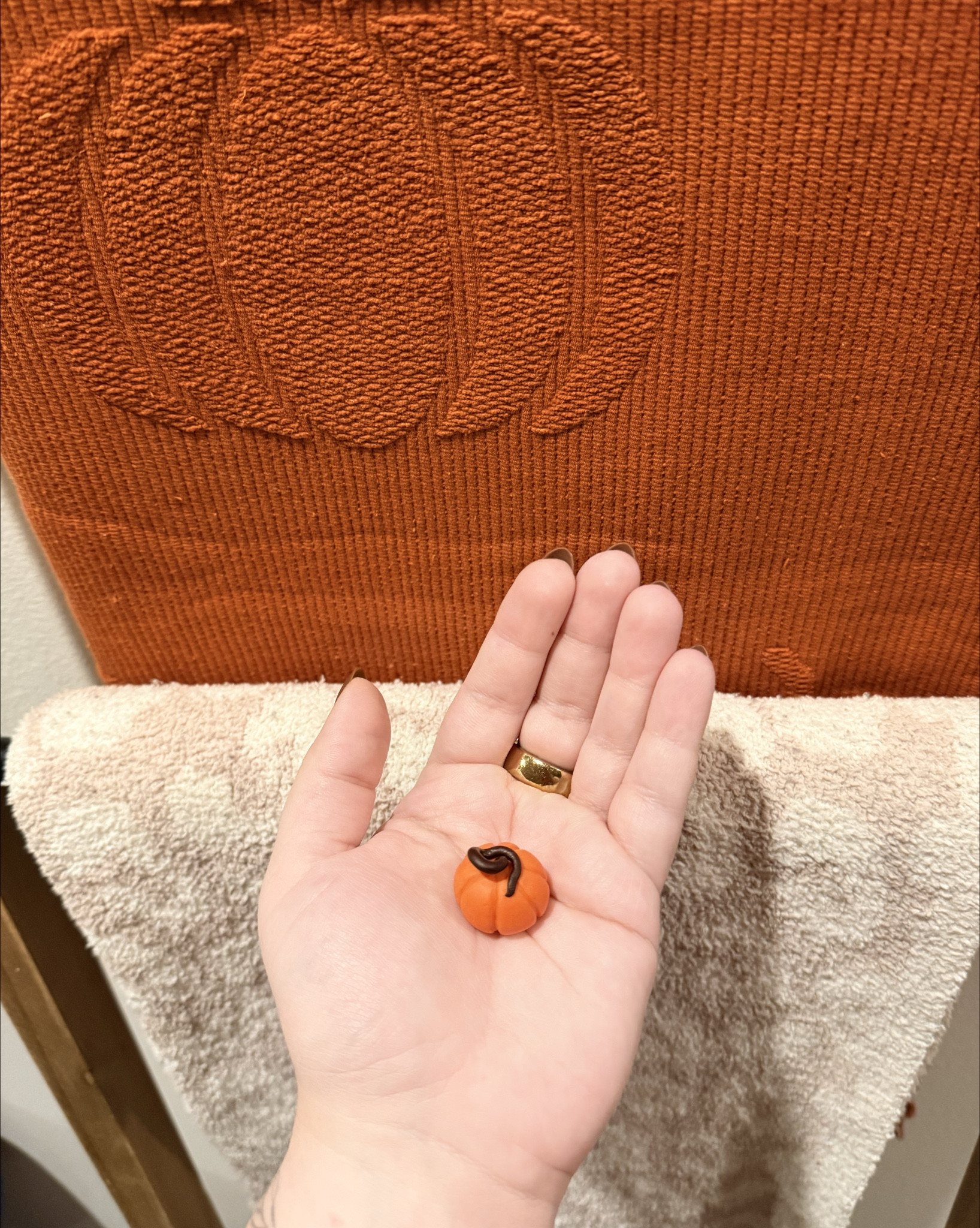 Jumped on the polymer clay magnets trend & made the cutest pumpkin + jellycat coffee cup 🧡🤎 I’m going to try some more designs & then share a little video!! #polymerclay #magnets #claymagnets 