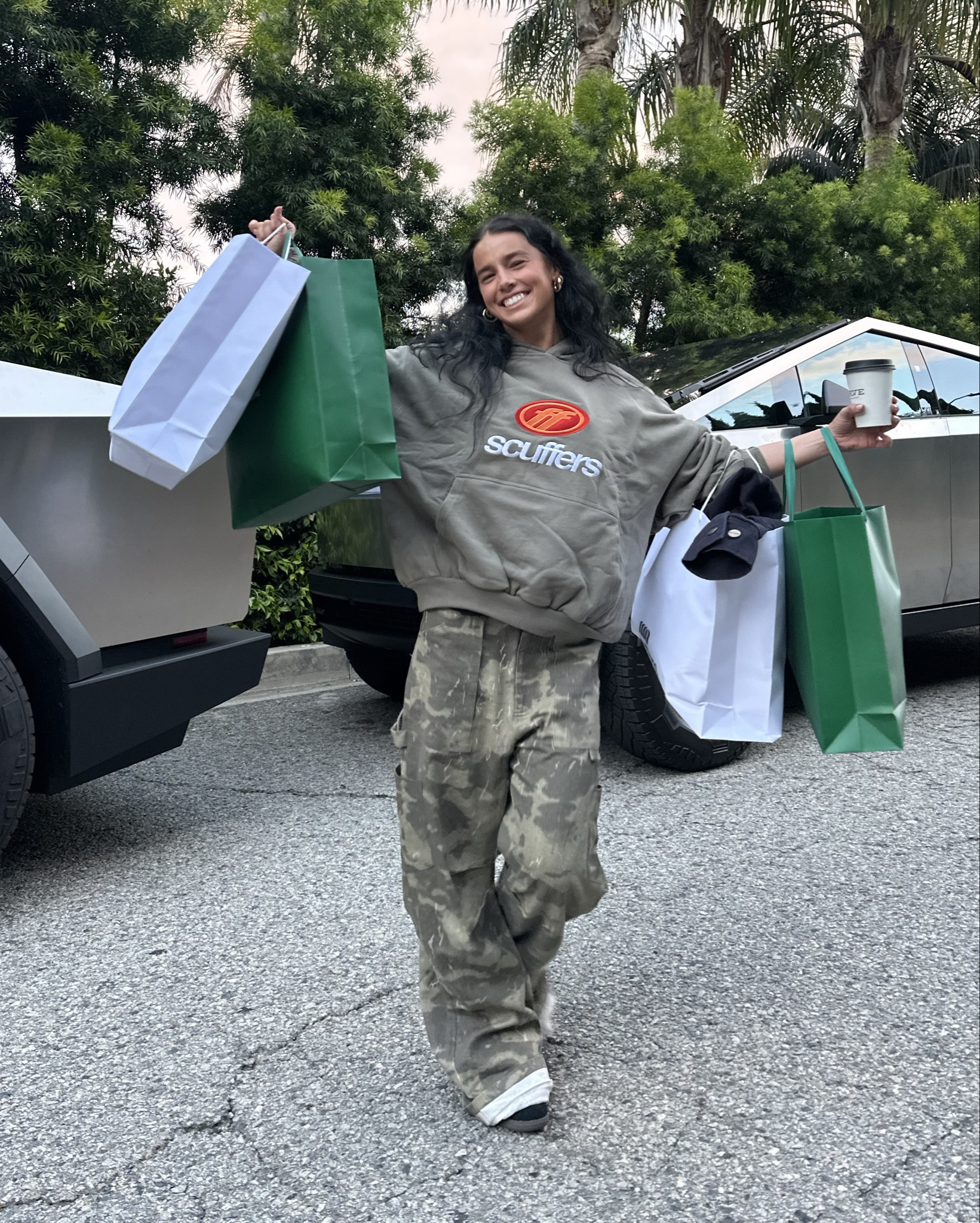 The pants are normally high waisted, I sized up 2-4 sizes so they’d sit superrr low waisted 💗

#LTKFindsUnder100 #LTKBeauty #LTKGiftGuide