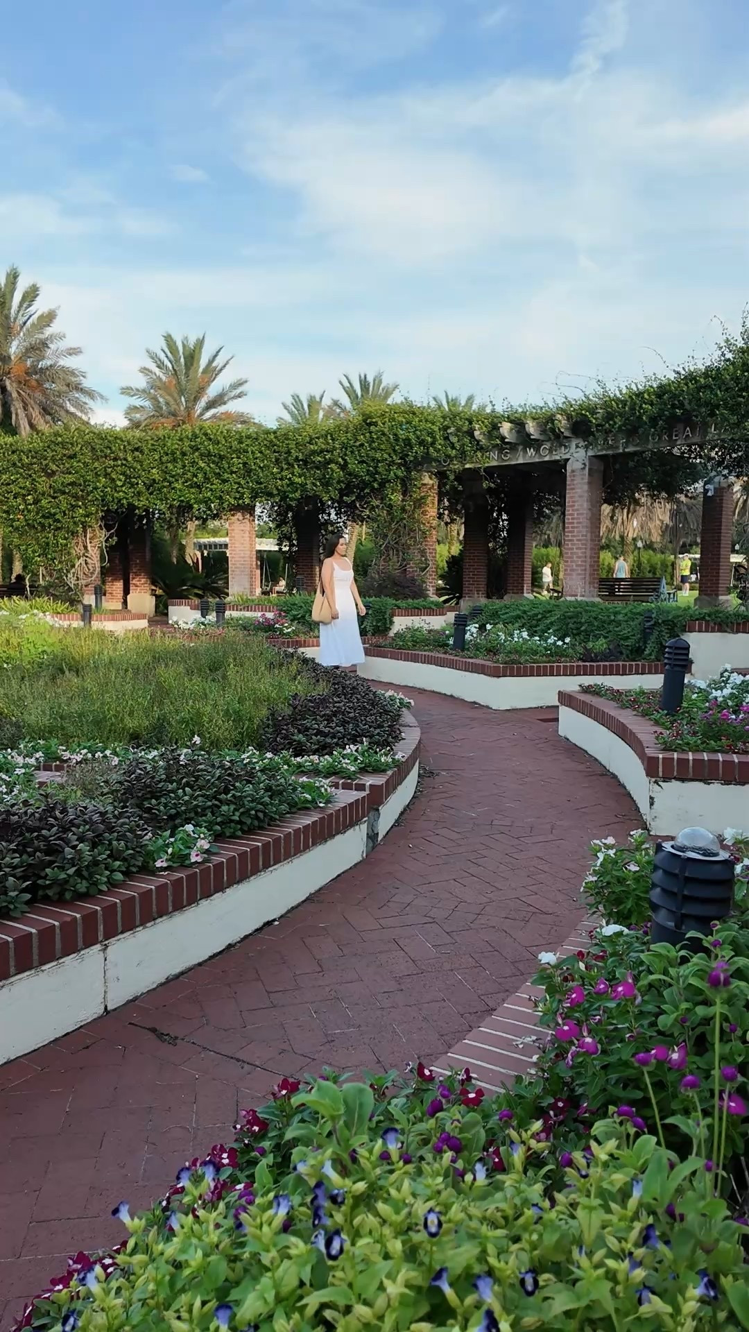 Thanks to @onequince, I've been covered for this uncharacteristically warm New York September. It just means I get to wear these beautiful #onequince pieces longer (from New Orleans to NYC) and I don't mind at all. Although I am looking forward to picking up some of their cashmere. Are you enjoying the warmth or are you ready for some brisk autumn air? 

#LTKFindsUnder100 #LTKPetite #LTKSeasonal