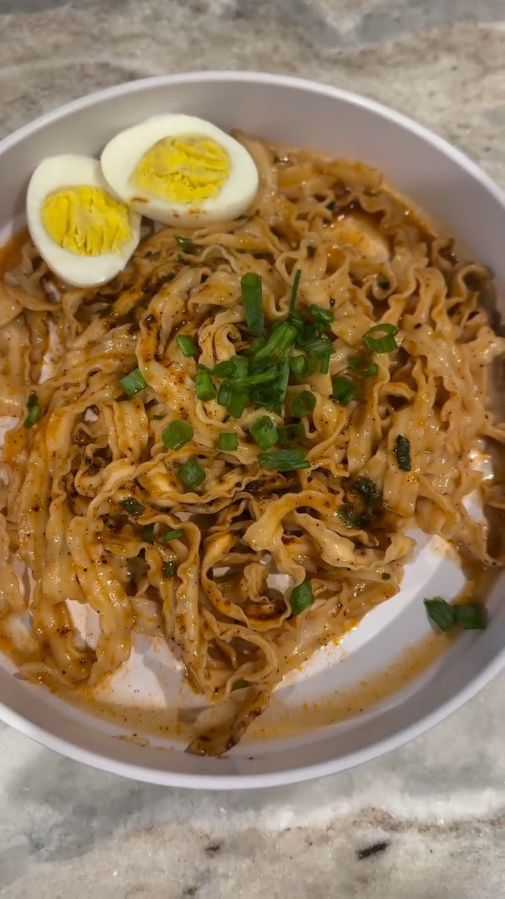 Grab these 🔥 @flybyjing @heb noodles at H-E-B! #flybyjingpartner