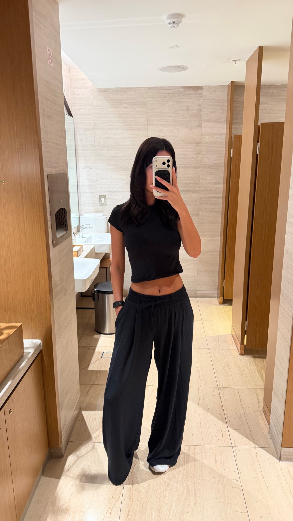 travel outfit. Wearing a a size small in the pants and XS in the tee 