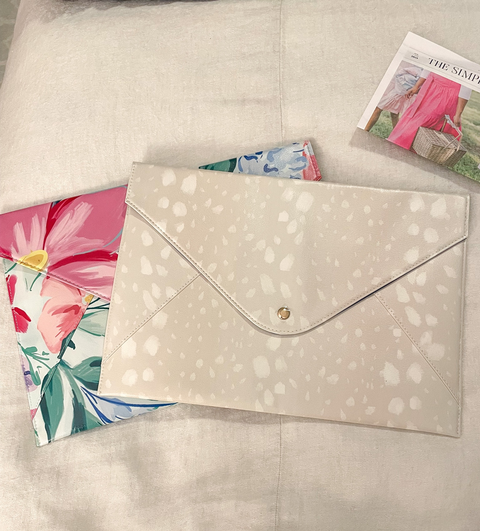 Obsessed with these tech cases! The quality is top notch and the prints are 😍😍. Fits up to 16” laptop. Great Mother’s Day gift for the mom on the go! 

#LTKGiftGuide #LTKunder100