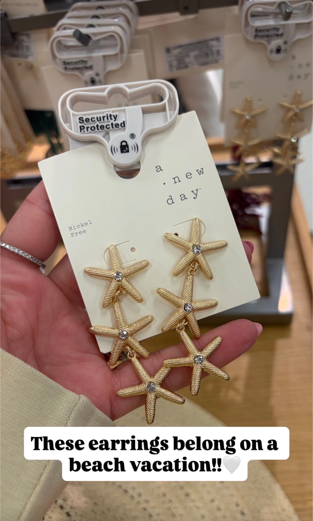 These earrings belong on a beach vacation!!🤍

#LTKmomlife #LTKootd #LTKgrwm