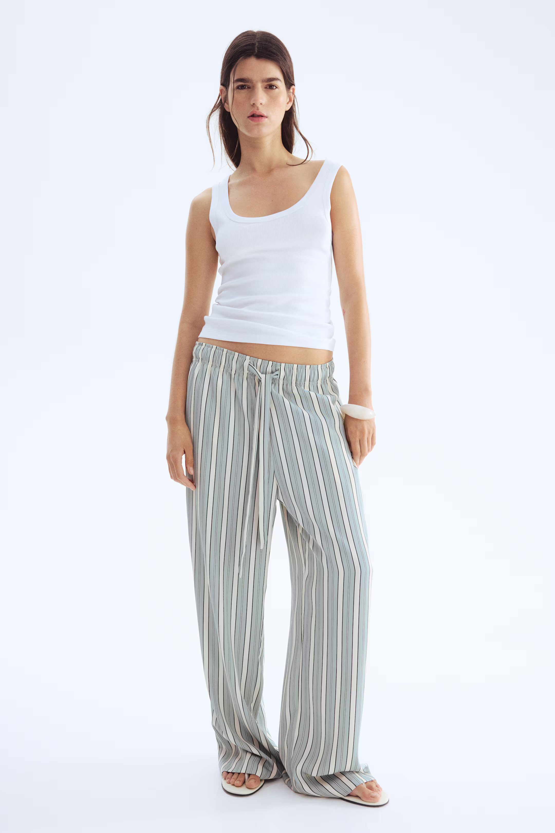 Drawstring twill trousers | H&M (UK, MY, IN, SG, PH, TW, HK)