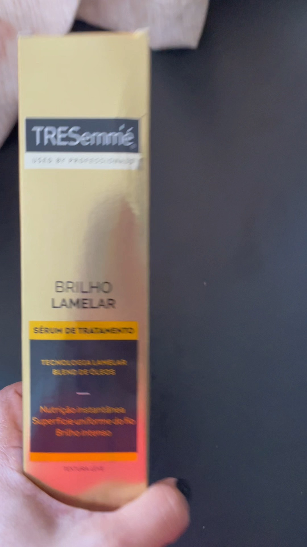 ✨ Cabelos com brilho todos os dias? Sim, é possível! ✨

💇‍♀️ Conheça a linha Brilho Laminar da Tresemmé, com o creme de pentear e a máscara de tratamento.  
💧 O creme de pentear protege os fios e reflete a luz, deixando um brilho incrível a cada movimento.  
🌟 E a máscara hidrata profundamente, garantindo aquele toque macio e o brilho intenso que você ama!

Transforme sua rotina capilar com Tresemmé e descubra o poder do brilho! 💫

#Tresemmé #BrilhoLaminar #CabelosRadiantes #RotinaDeBeleza #CuidadosCapilares #HidrataçãoPerfeita

#LTKpromo #LTKbrasil #LTKbeleza