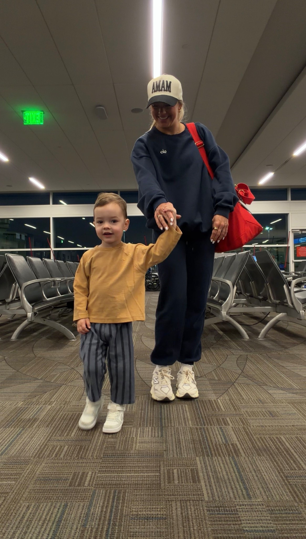 i do a small in the pants and large in the sweatshirt so it fits oversized! hudson’s whole outfit is zara, shoes are nike! 