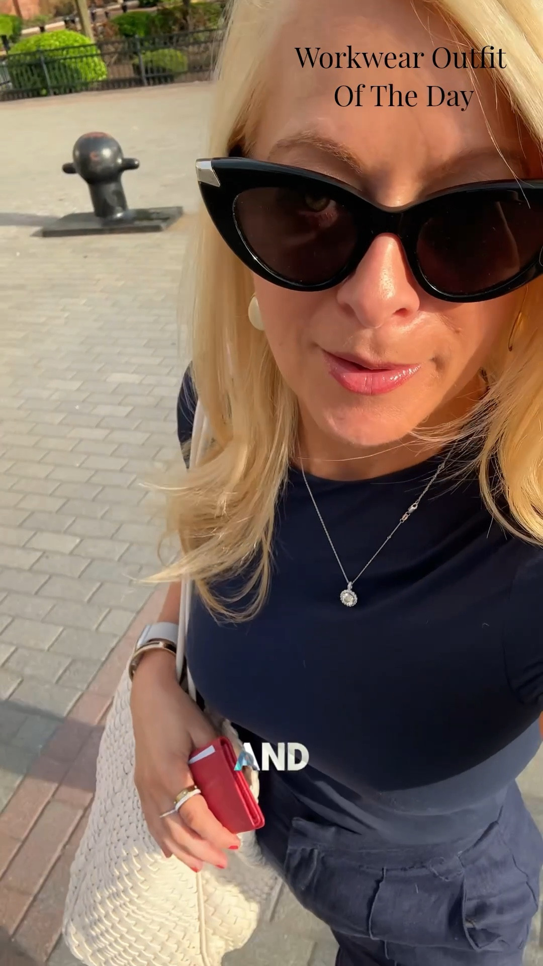 Workwear outfit of the day, Spring Edition 
Weather is so gorgeous today. FINALLY 
This is a basic but chic look for the office and light weight for the 85 degree heat expected. 
Navy top XS 
Navy linen pants Size 0
Sunglasses 
Beige woven bag 