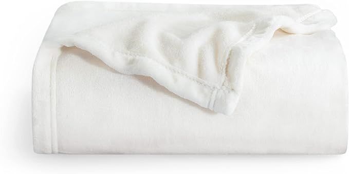 Bedsure Fleece Blanket Twin Blanket White - 300GSM Soft Lightweight Plush Cozy Twin Blankets for ... | Amazon (US)