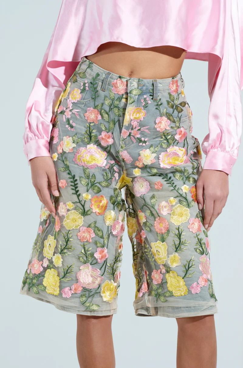 GARDEN PARTY STRETCH DENIM WITH FLORAL TULLE BERMUDA SHORTS | AKIRA