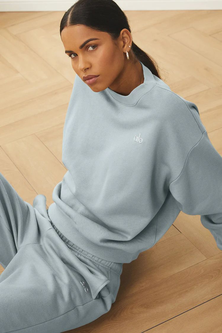 Accolade Crew Neck Pullover | Alo Yoga