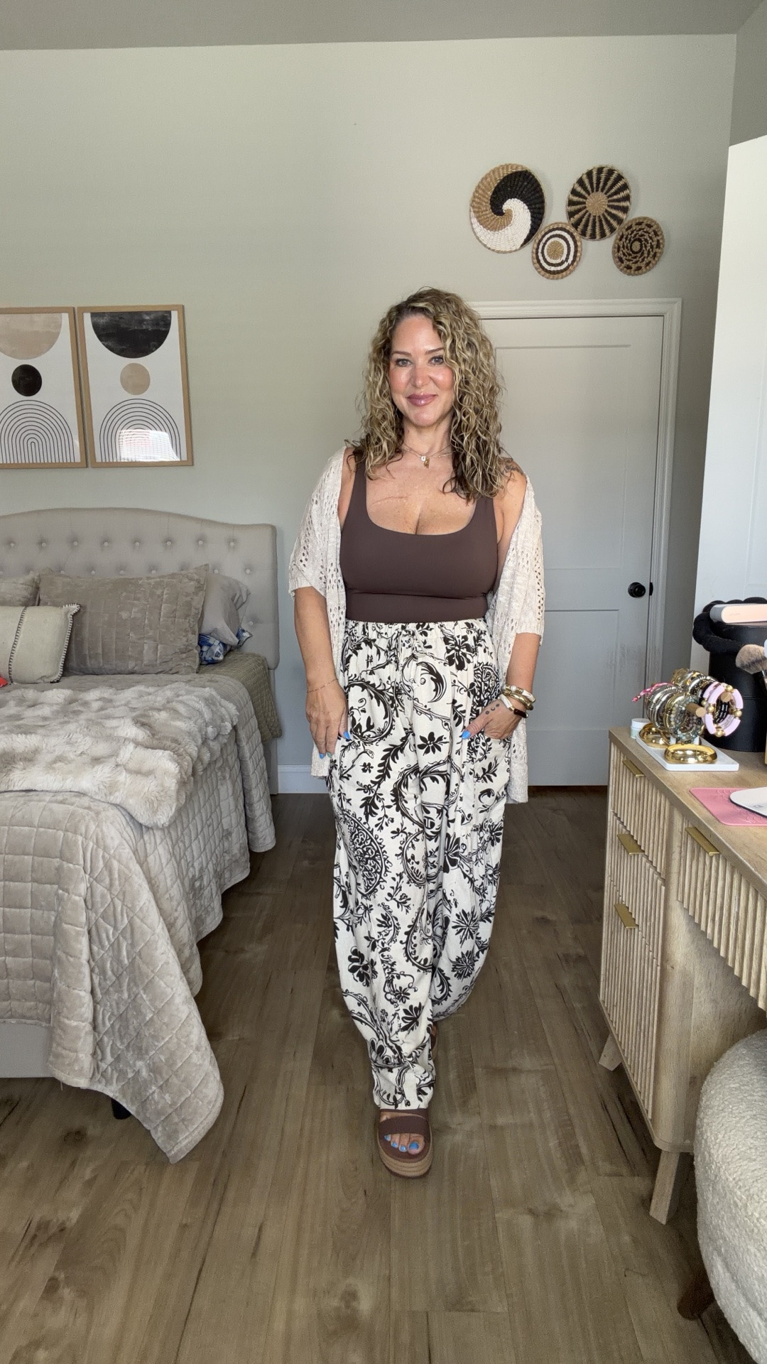 Cardigan and brown tank size large, pants size medium 
Yellow button down and white tank size large, white jeans size 10
Jumpsuit size large
2 piece linen set size medium 

Shoes are tts

#LTKOver40 #LTKMidsize #LTKPetite