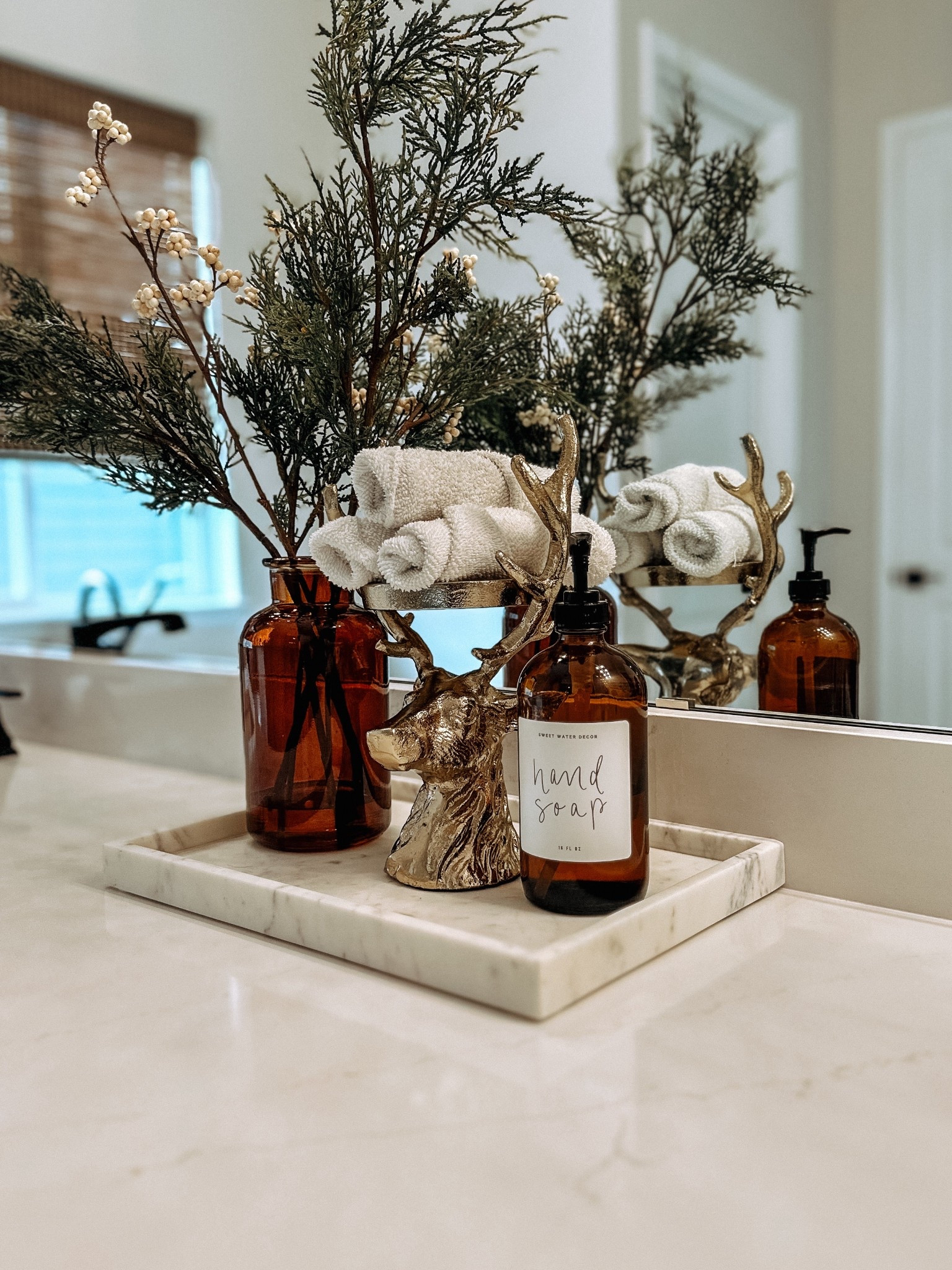 Bathroom idea! 🎄

#LTKFindsUnder100 #LTKHome #LTKStyleTip