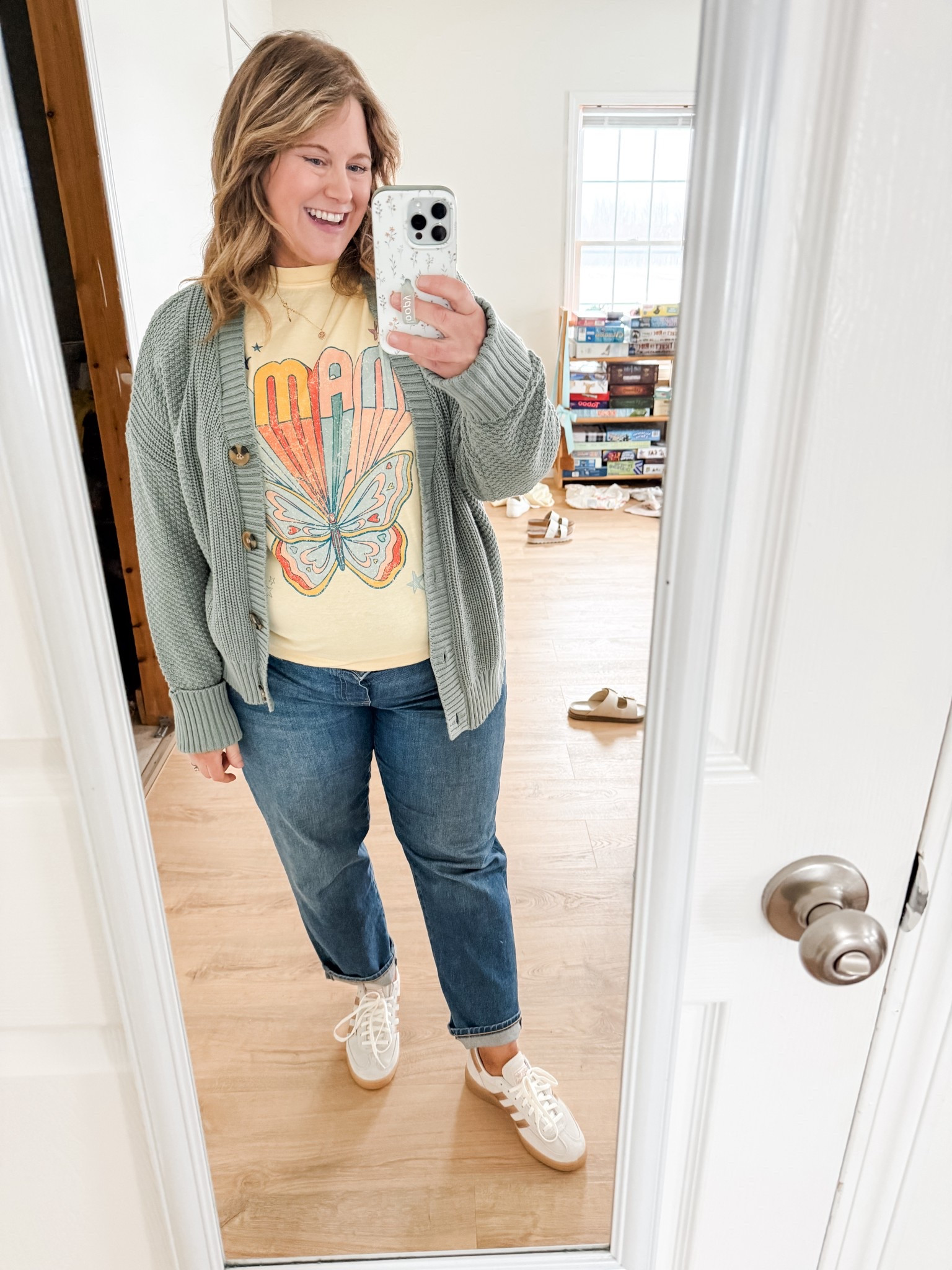 Wearing an XL in my graphic tee (use code STEPHSHARES20 to save), Xl in cardigan and 33 maternity in jeans.  

#LTKmomlife #LTKBump #LTKMidsize