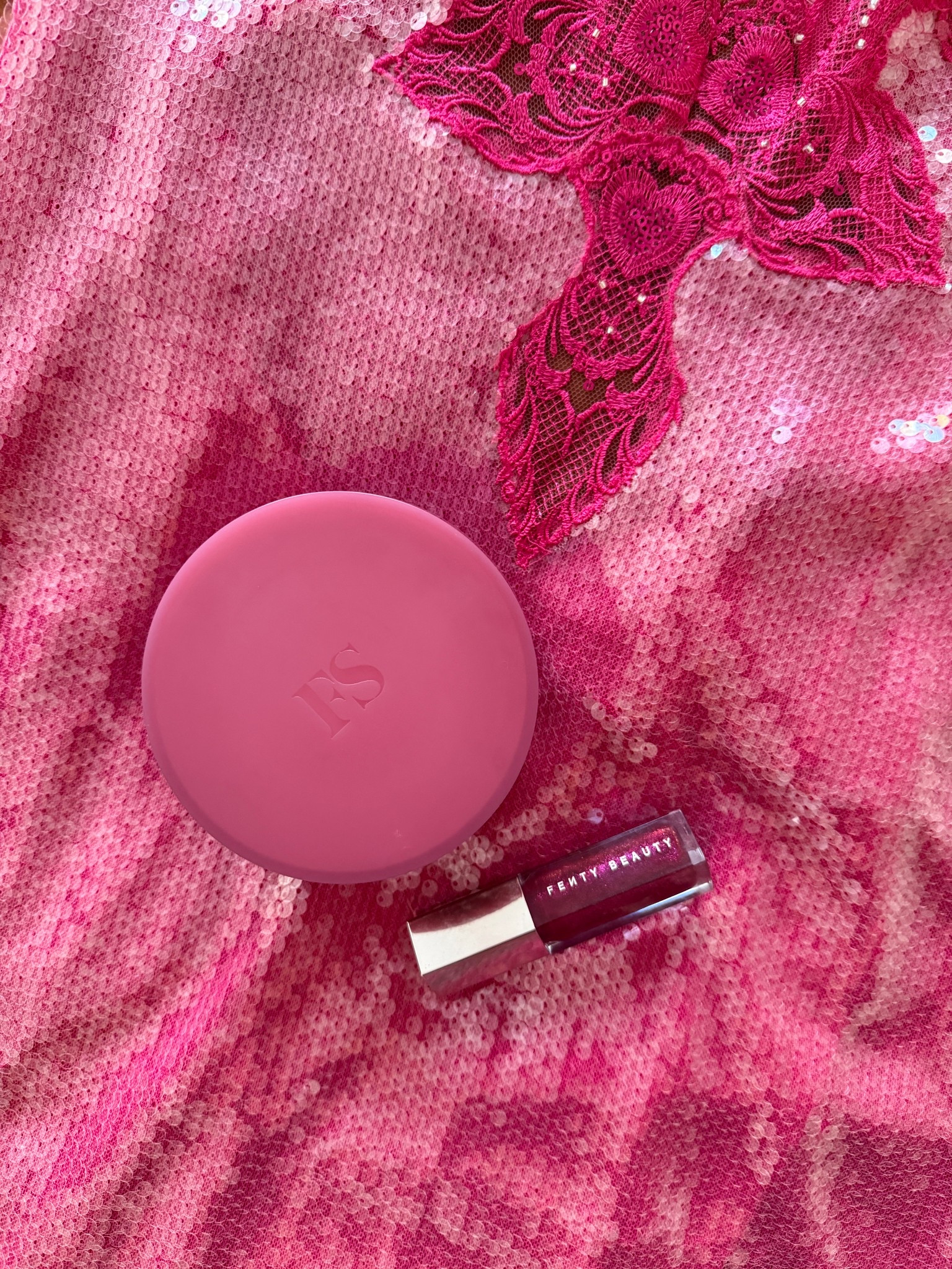 my 2026 GRAMMYs glam featuring all things Fenty 💖 (head to my TikTok @heranmamo to watch my full GRWM) 

#LTKBeauty #LTKootd #LTKgrwm