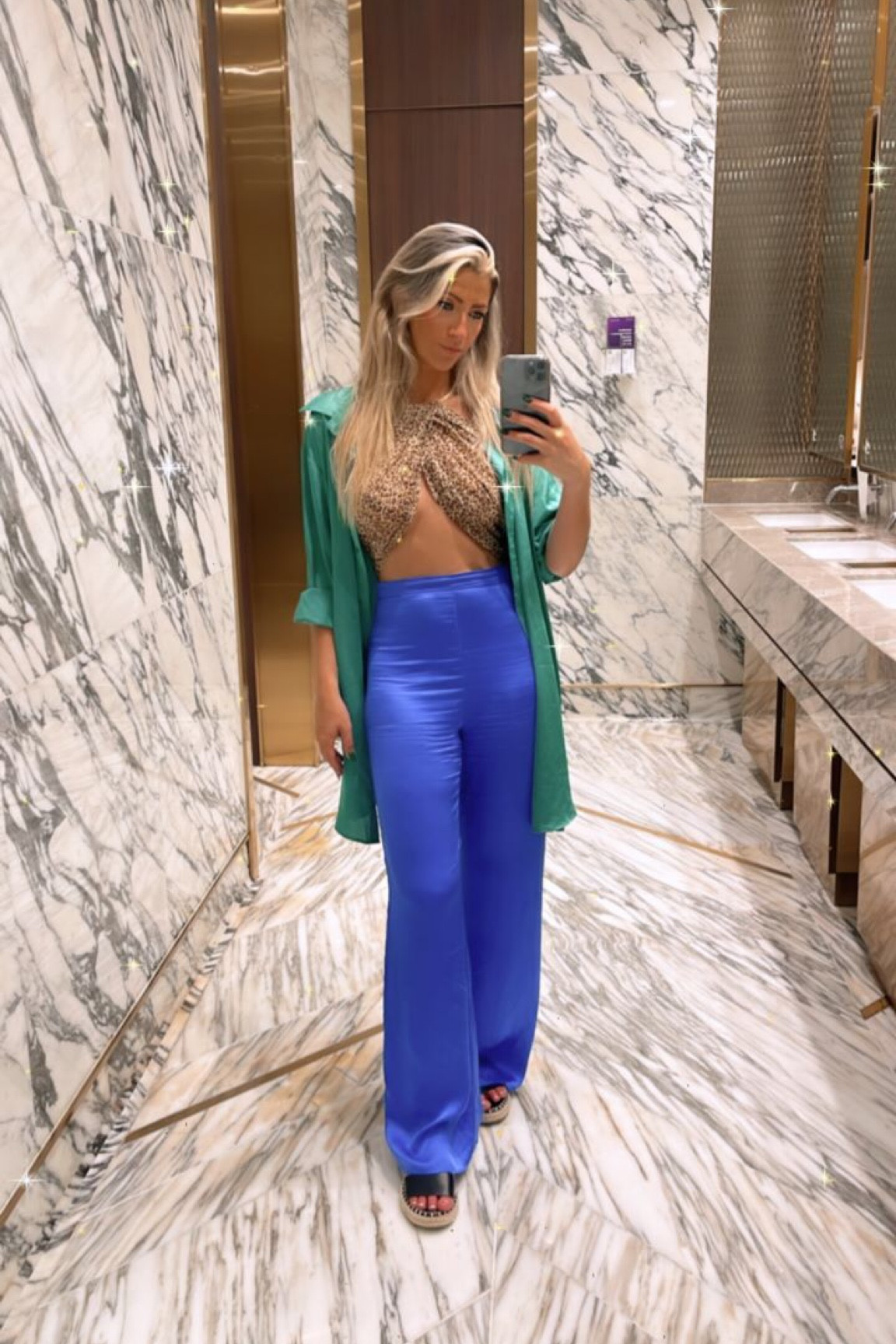 Casual look. Print leopard crop top. Wide leg pants. Blue pants. Green blazer. Black shoes. #fashioninspiration #stylingideas
#colorblock
#primarycolors #casualchic #bluepants #greenblouse #vacationwear

#LTKStyletip #LTKFashion #LTKFit

#LTKtravel #LTKfit #LTKstyletip
