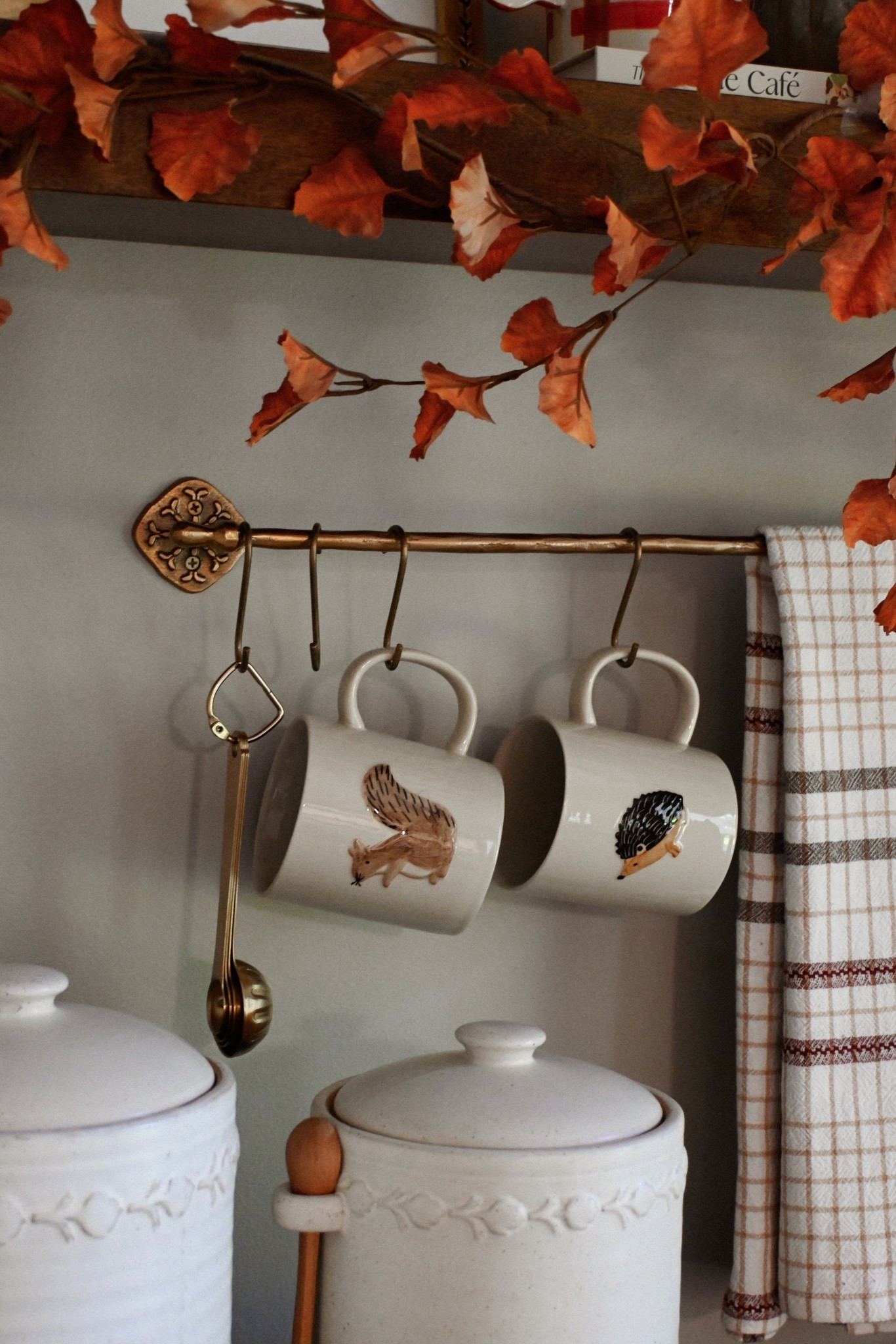 The cutest mugs 🐿️🤎


#LTKSeasonal #LTKHome #LTKFindsUnder50