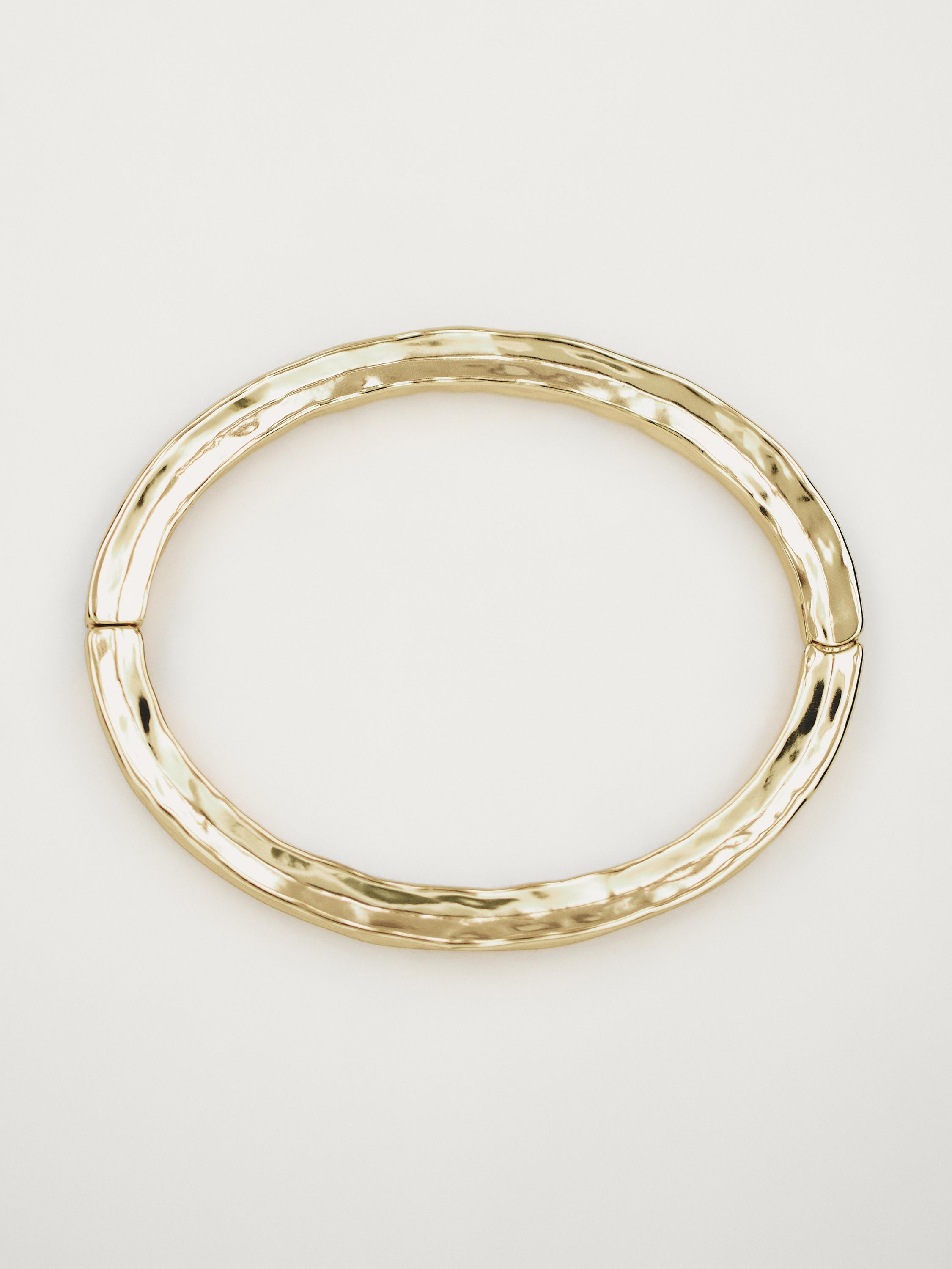 Golden textured bracelet | Massimo Dutti US
