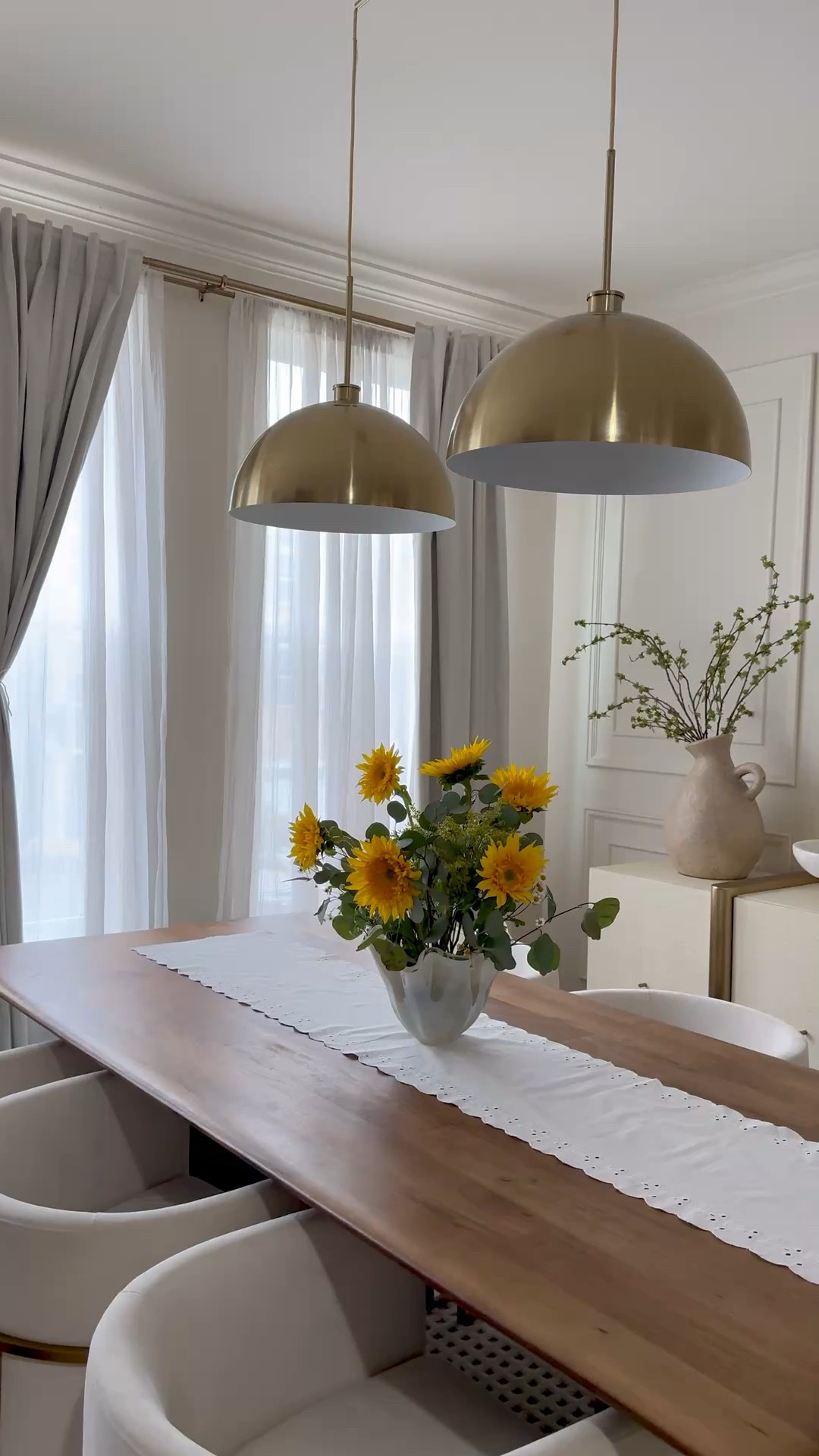Loving the sunflowers in my dining room. It gives so much brightness and it’s so pretty 🌻🌻🌻 

#LTKSeasonal #LTKHome #LTKdayinmylife