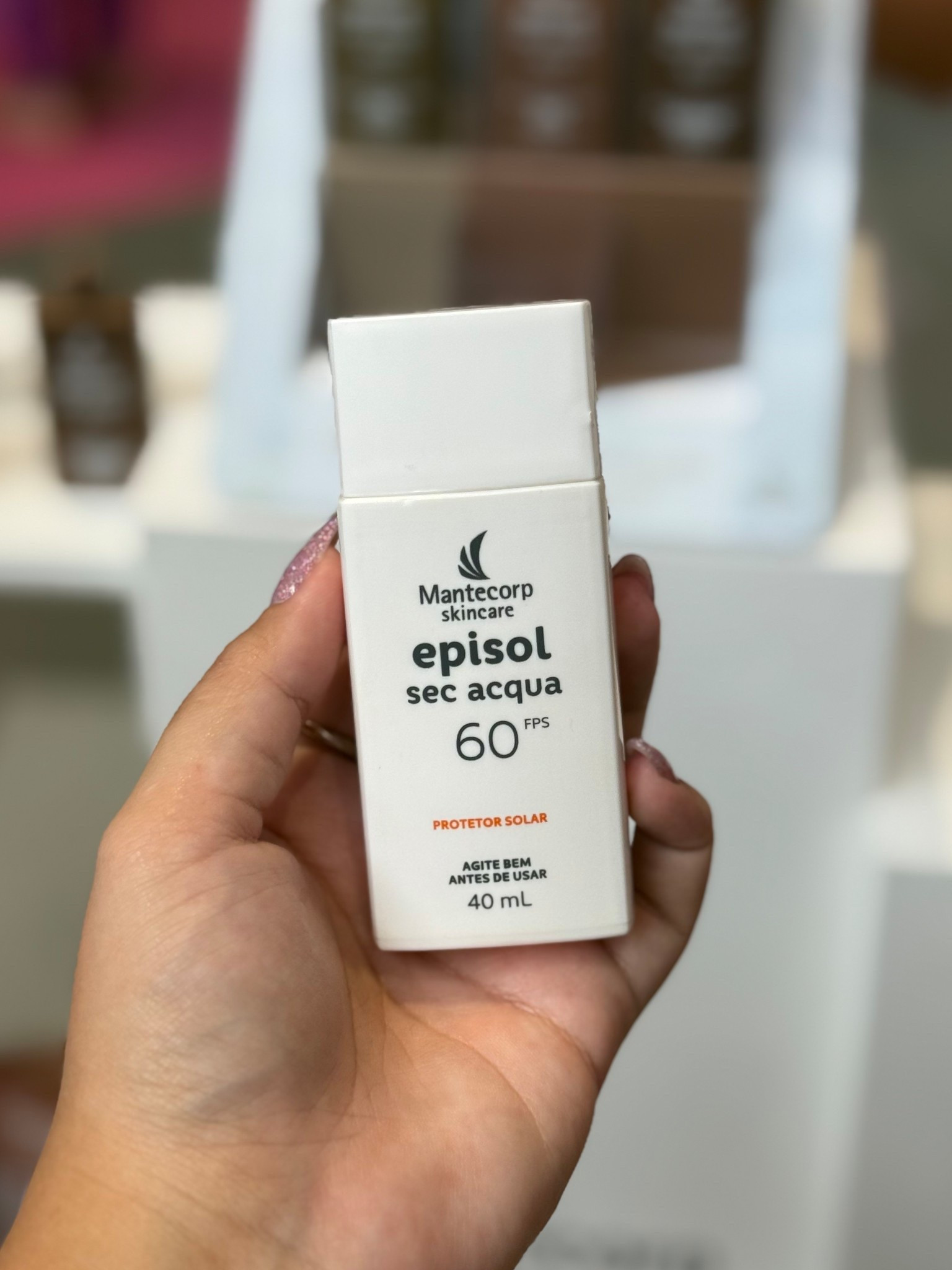 Lançamento perfeitooo pra pele oleosa! Protetor Solar Episol Sec Acqua FPS 60. Fluido e sequinho, seca muito rápido, amei!

#LTKpromo #LTKbeleza #LTKbrasil