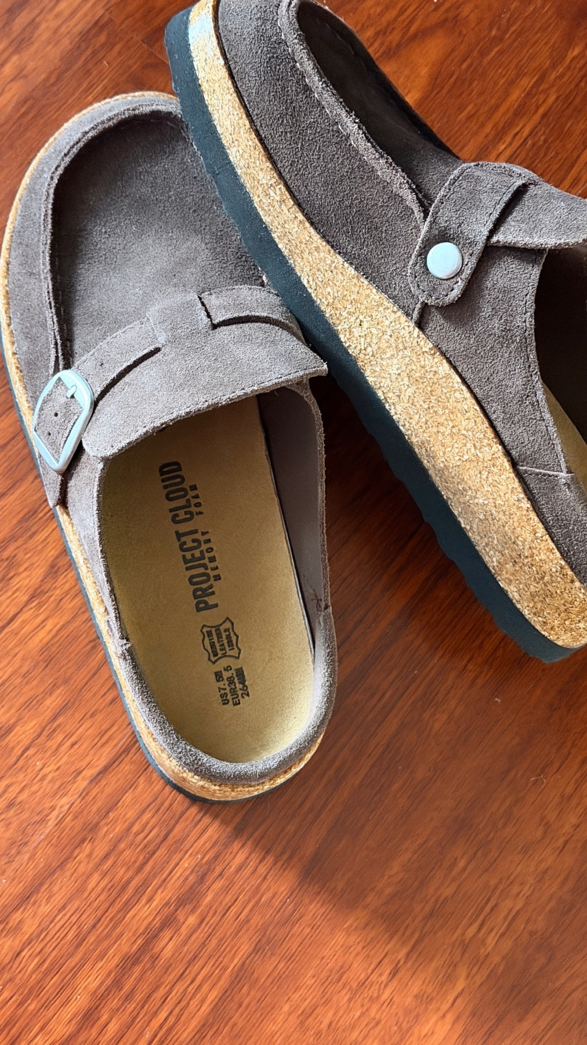 I have these in 2 colors.  The quality is fantastic and they are crazy comfortable!