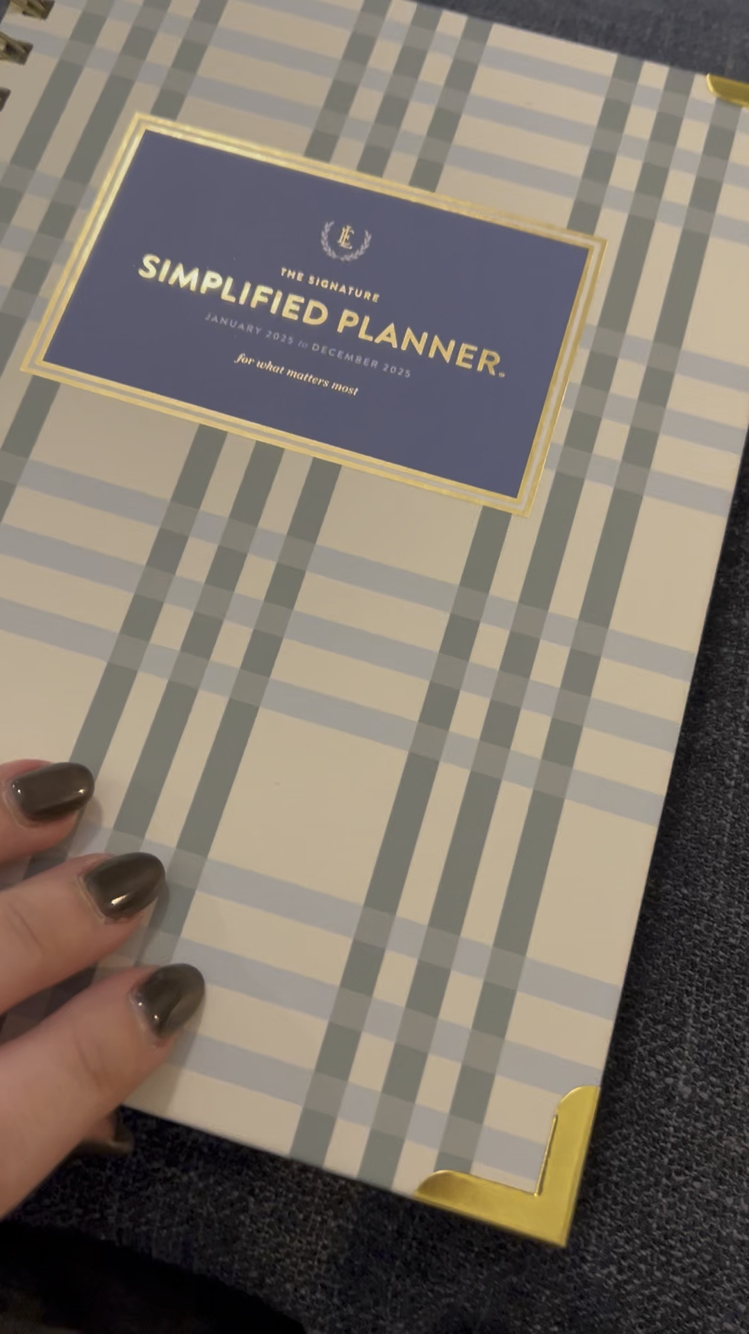 For my fellow planner and stationery lovers, this daily planner from Simplified is a must-have! I’m so excited to put it to use this year, with daily time blocking and to do lists. They agendas are super well made and I love the color options! Check out their current sale, too!

#LTKSaleAlert #LTKHome #LTKSeasonal