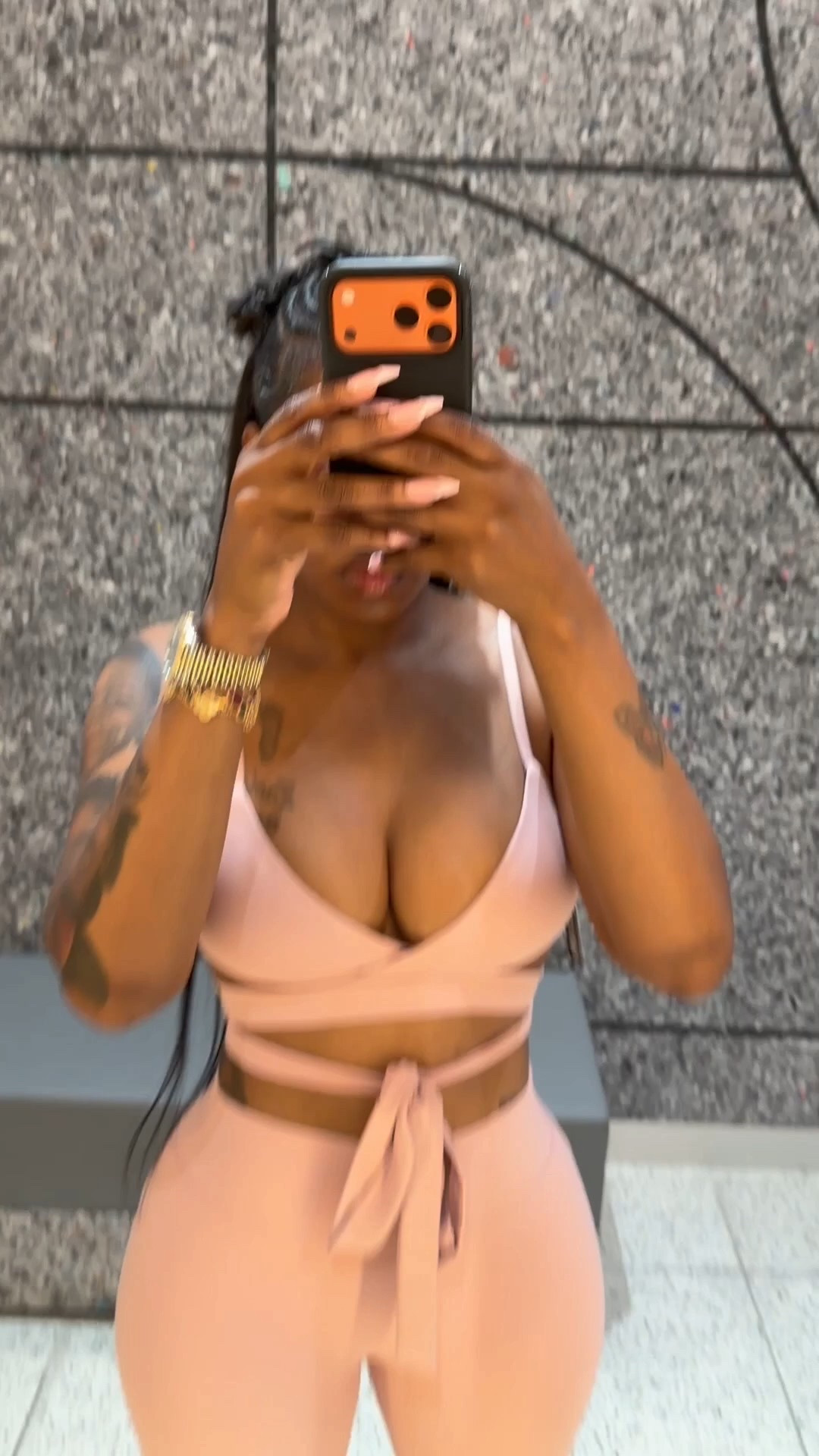 @Nike US  x @skims collab 

I’m in my usual medium, but it fits pretty snug. If you don’t like a tight fit, size up this definitely runs small.