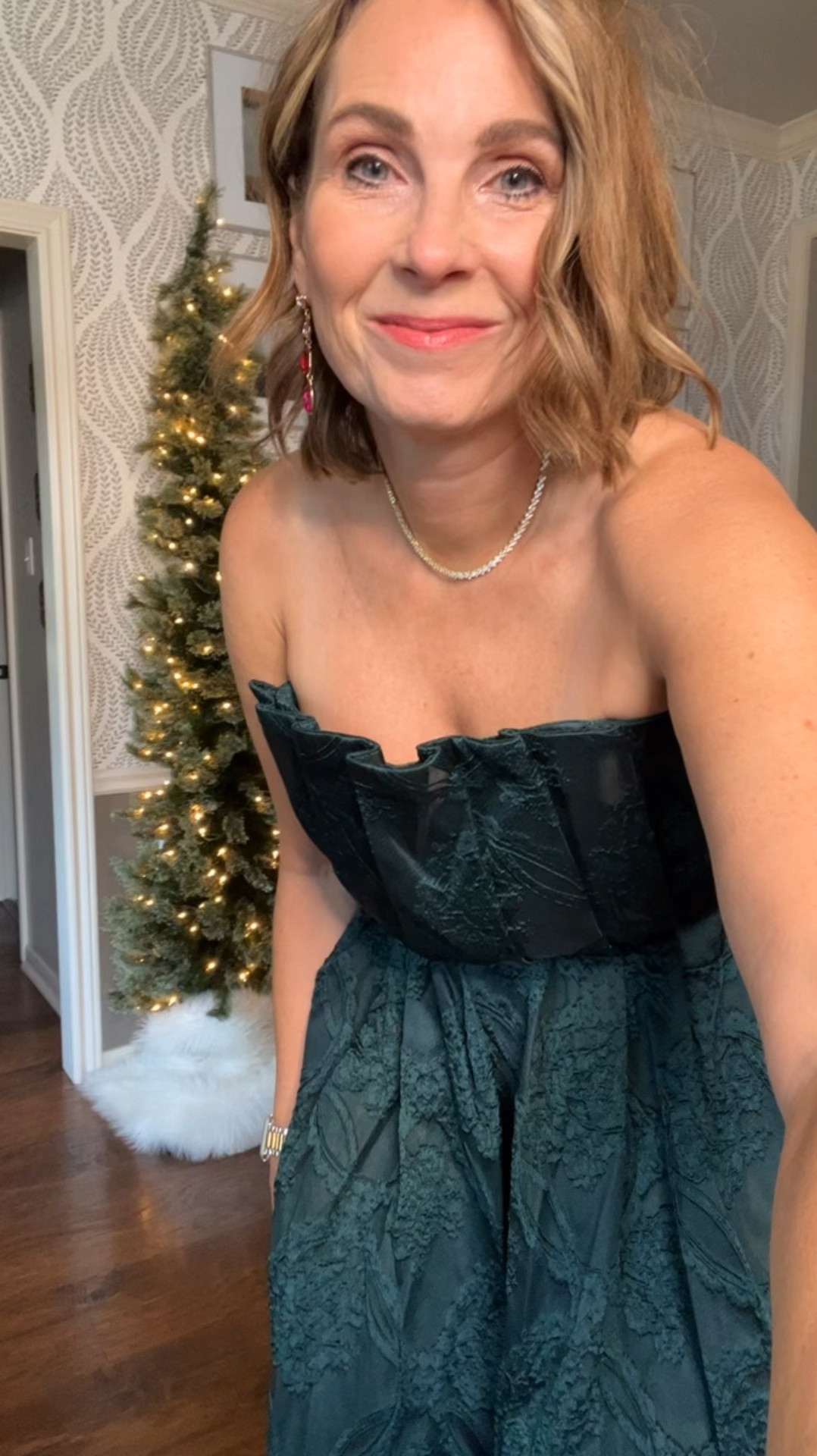 Perfect for a holiday party, winter wedding or even new years! 

Use code SHELLY15



#LTKMidsize #LTKHoliday #LTKOver40