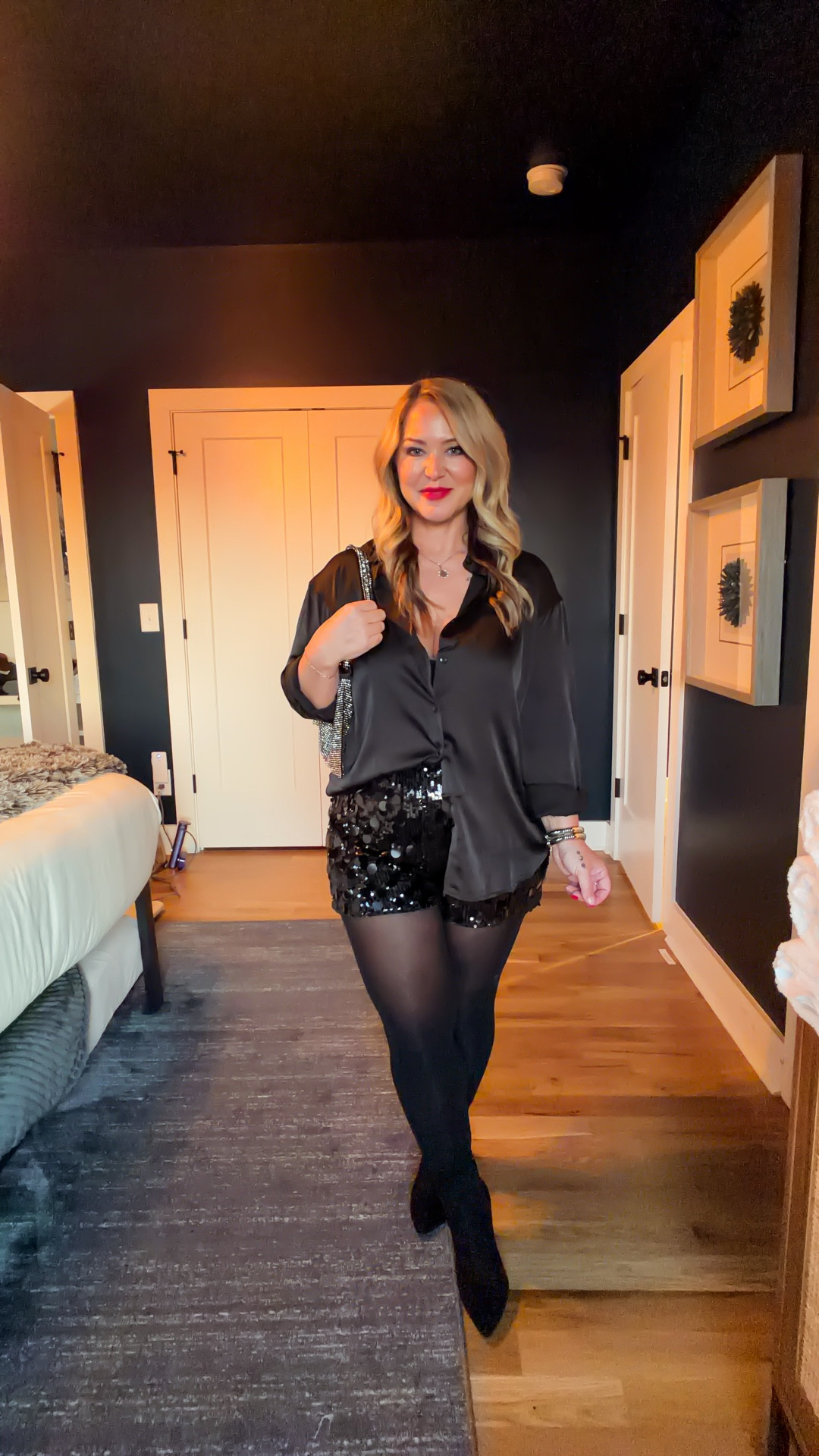 Size large
Booties tts 

#LTKMidsize #LTKPetite #LTKOver40