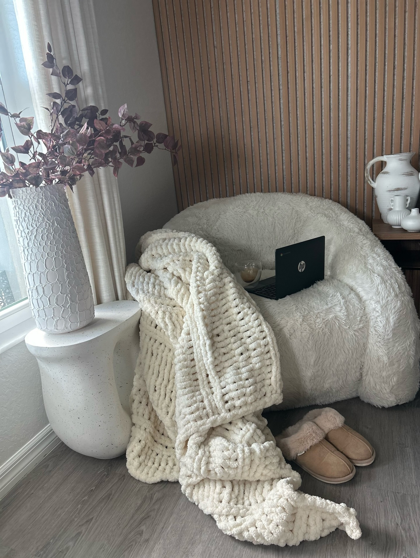 Transformé un rincón de mi sala en un espacio hermoso, cálido y perfecto para trabajar en calma ☕💻
Esta silla peluda de Z Gallerie fue el toque ideal para crear un ambiente acogedor donde puedo disfrutar mi café y concentrarme.

🛍️ Usa mi código: SAH05 al finalizar la compra y obtén 5% de descuento en toda tu compra.
Compra mis favoritos aquí: https://shop.zgallerie.com/SAH05-NewFall

✨ ¡Consejo!
Hazte miembro de Z VIP Rewards y gana 200 puntos de bonificación solo por unirte.
Además, recibe un cupón del 15% para tu próxima compra.
Más detalles aquí: https://zgallerie.com/z-vip-reward
.
I turned a corner of my living room into a beautiful, warm space to work calmly ☕💻
This fluffy chair from Z Gallerie was the perfect piece to create a cozy setup where I can enjoy my coffee and stay focused.

🛍️ Use my code: SAH05 at checkout to get 5% off your entire purchase.
Shop my favorites here: https://shop.zgallerie.com/SAH05-NewFall

✨ Tip!
Join Z VIP Rewards and earn 200 bonus points just for signing up.
Plus, receive a 15% off coupon for your next purchase.
Learn more here: https://zgallerie.com/z-vip-reward
#HomeDecor #ZGallerie #RoomMakeover #InteriorStyle #cozyvíbes