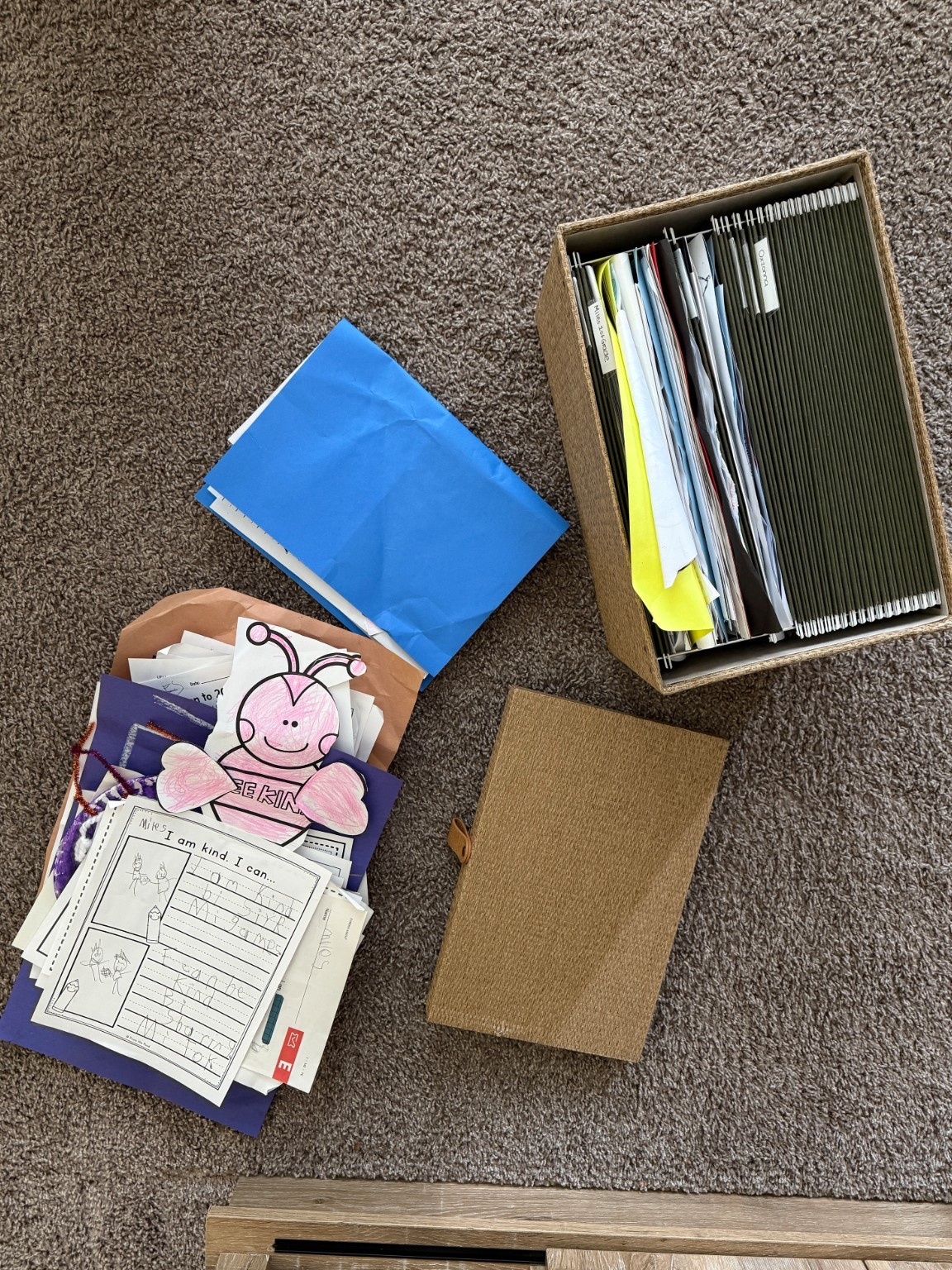time for my monthly school/artwork, mail and paperwork organizing 🥲
#fileorganizer #files #filebox #office


#LTKHome #LTKmomlife #LTKKids
