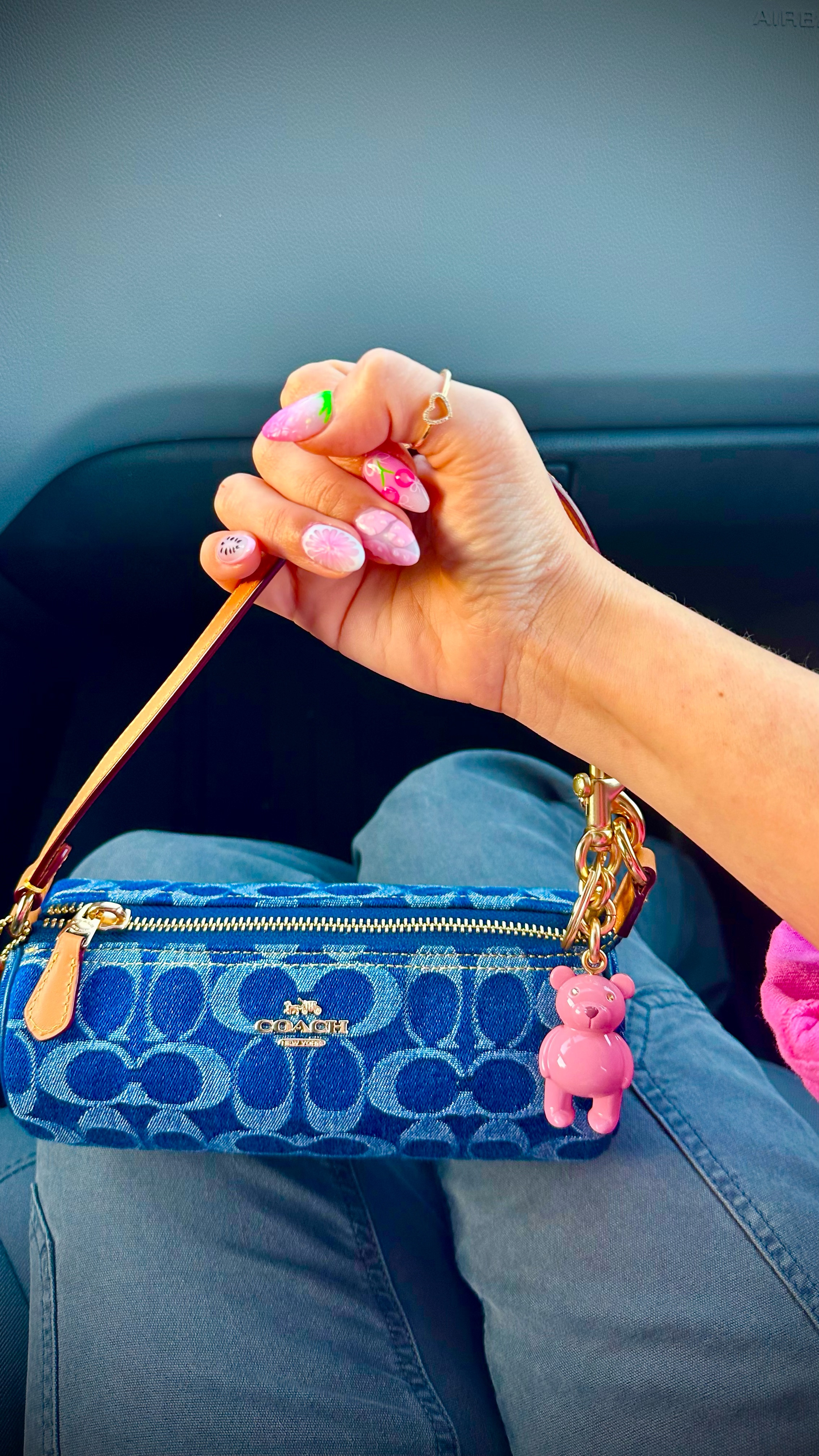 Vday nails & denim bag 

#LTKStyleTip #LTKMostLoved #LTKBeauty