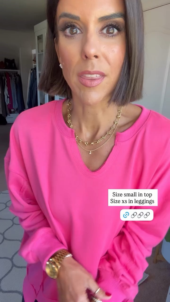 Size small in top
Size xs in leggings