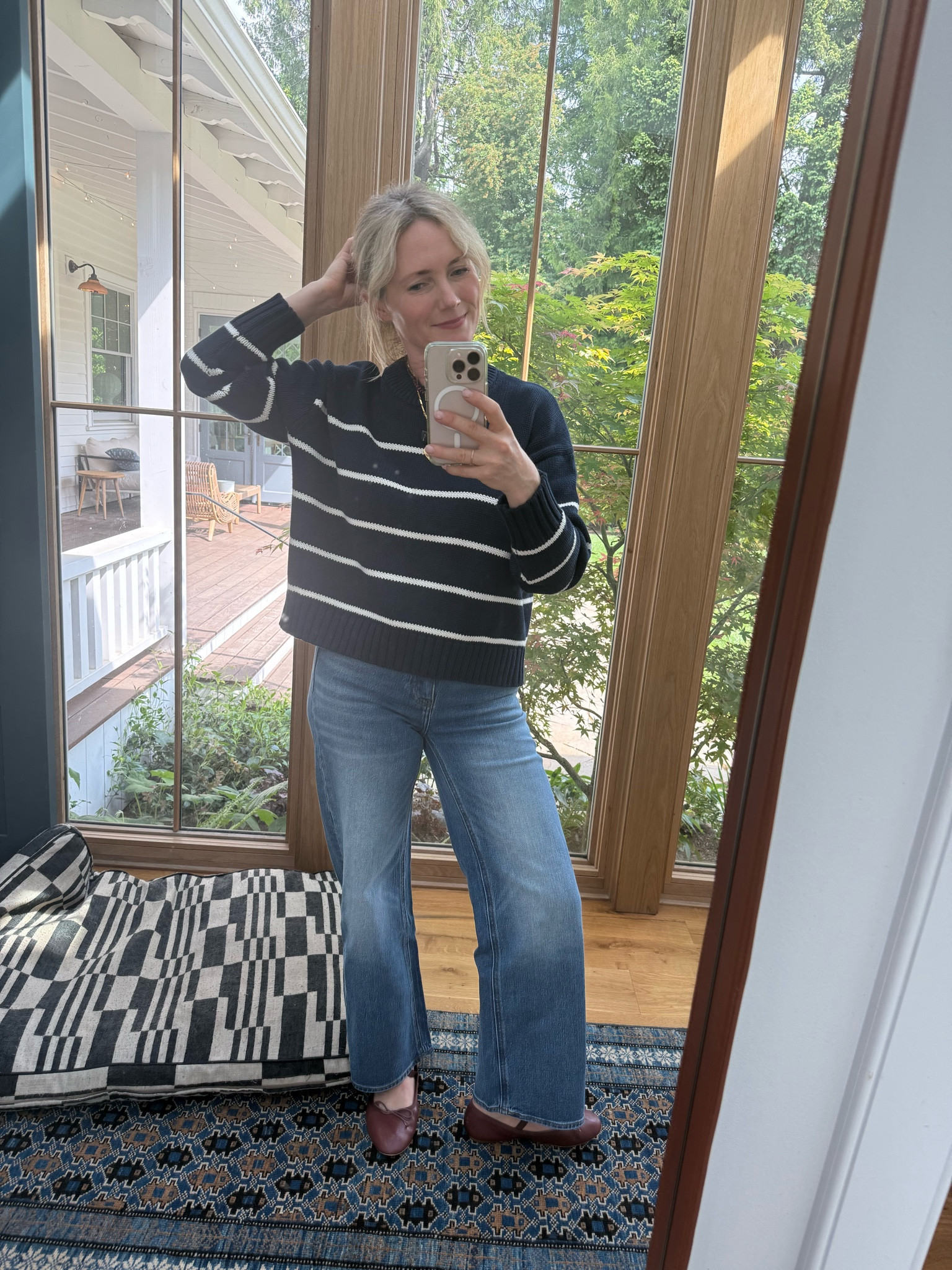 Head to toe Quince baby! And it’s good.. I washed and dried everything and it held up sooo well. Wearing a 26 in the jeans in the shorter inseam. Small in the sweater!