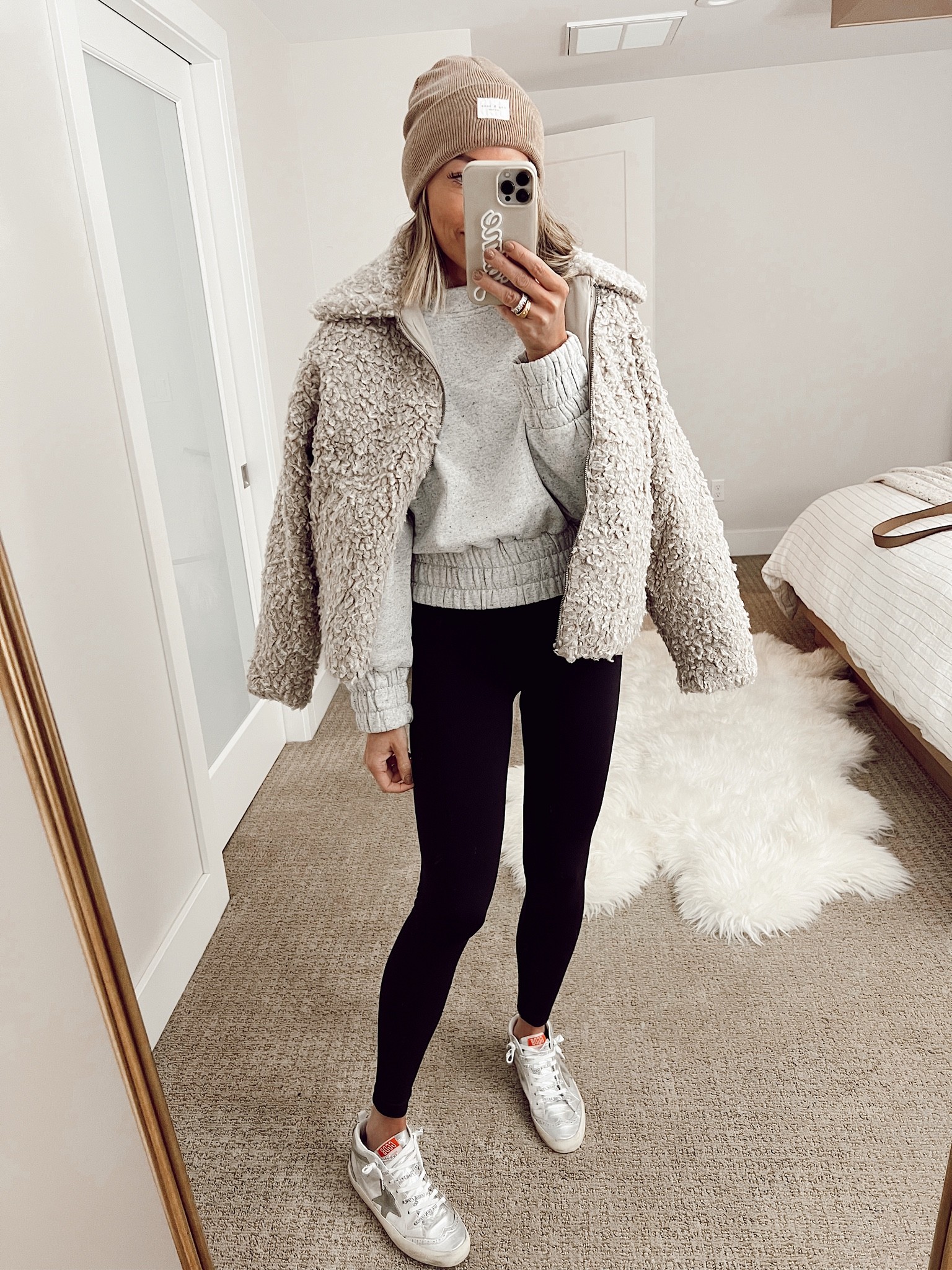 School drop off outfits, winter athleisure outfits, varley, h&m #Jaime Shrayber 