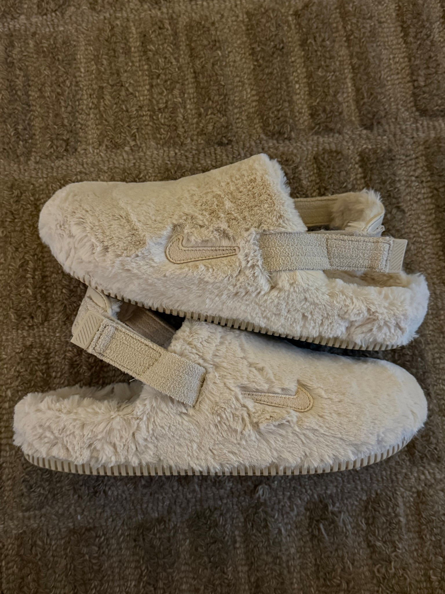 NEW SLIPPERS!!!! 

I did size W11 which is my usual size, I vary between a 10.5/11 in shoes!

Code CYBER to save extra is still activate!



#LTKHoliday #LTKFindsUnder50 #LTKGiftGuide