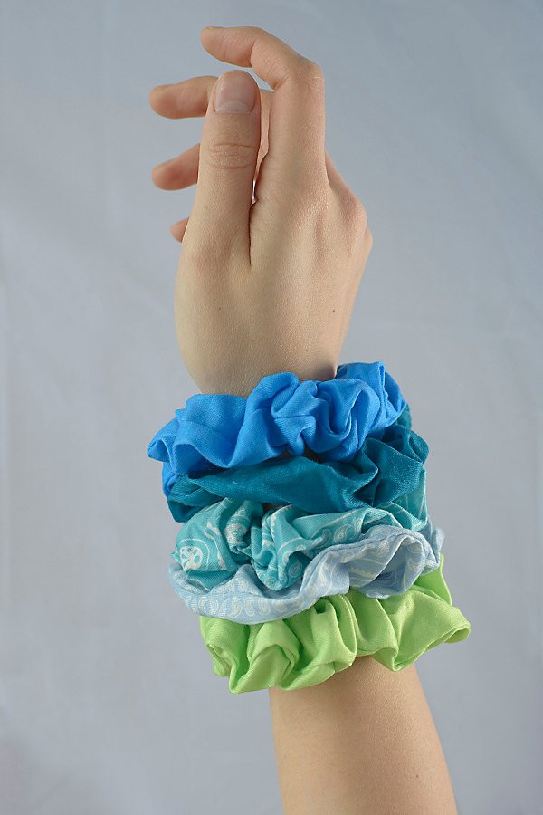 Essential Scrunchie Set | Urban Outfitters (US and RoW)