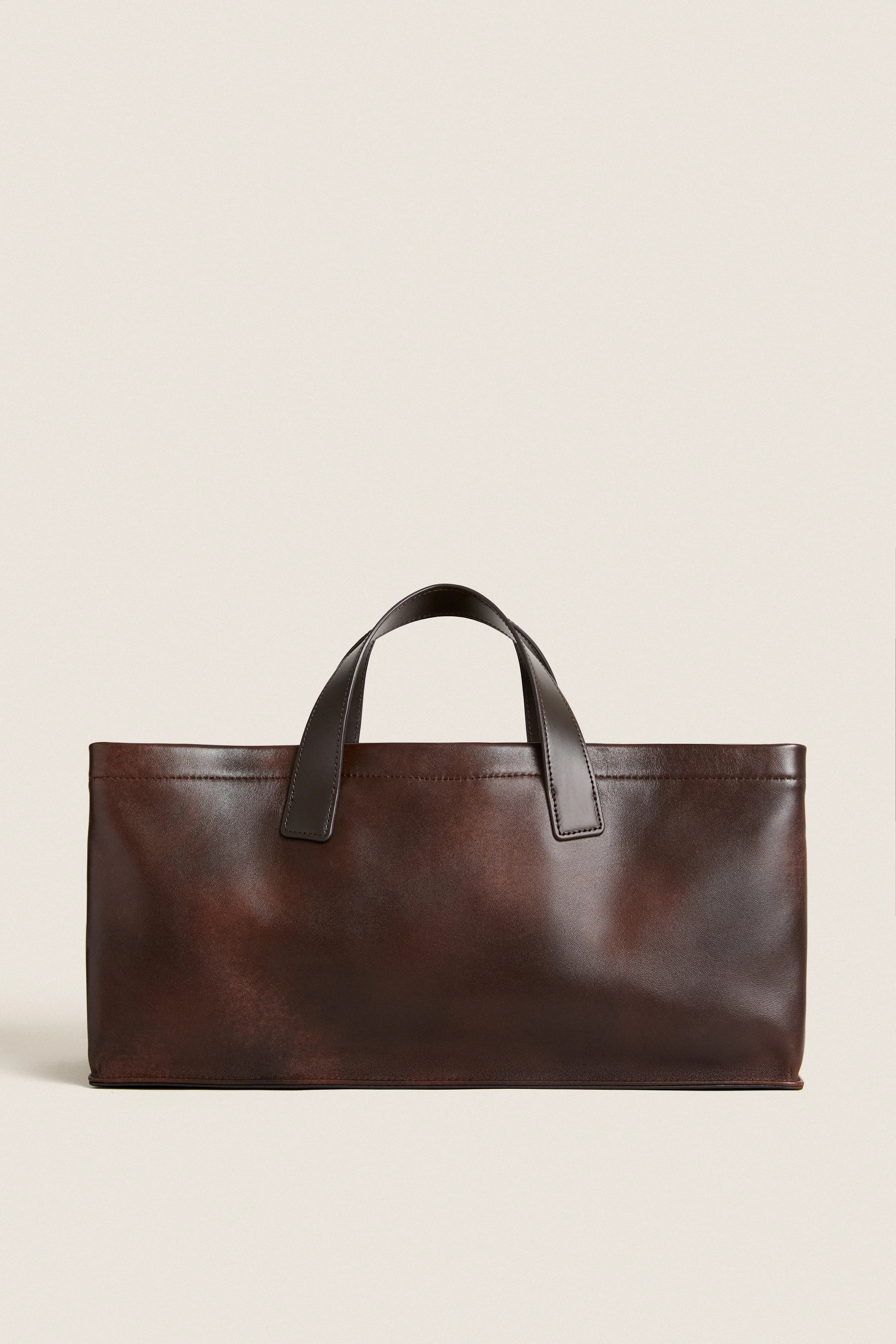 Espresso Distressed Port Tote | Tuckernuck (US)