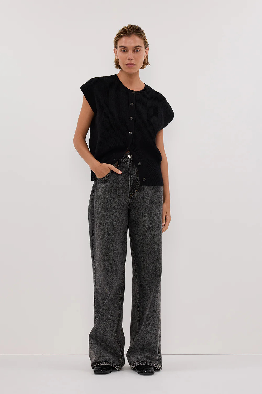 KATE BLACK KNIT VEST | DISSH