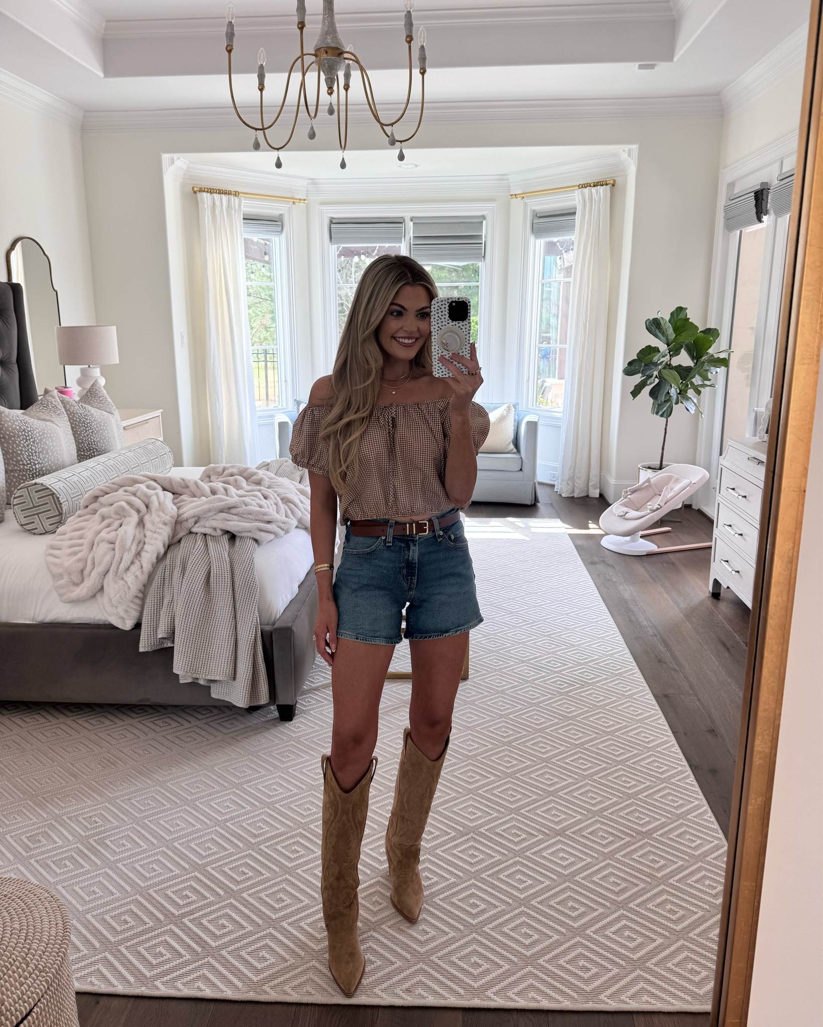 a little western outfit inspo for y’all 🤠 whether you are headed to the rodeo, a festival or country concert

(wearing size small in top & size 25 in shorts)

electric picks code: JESS20

houston rodeo, western look, target find, texas, affordable fashion, levi’s, denim shorts 

#LTKFestival #LTKootd