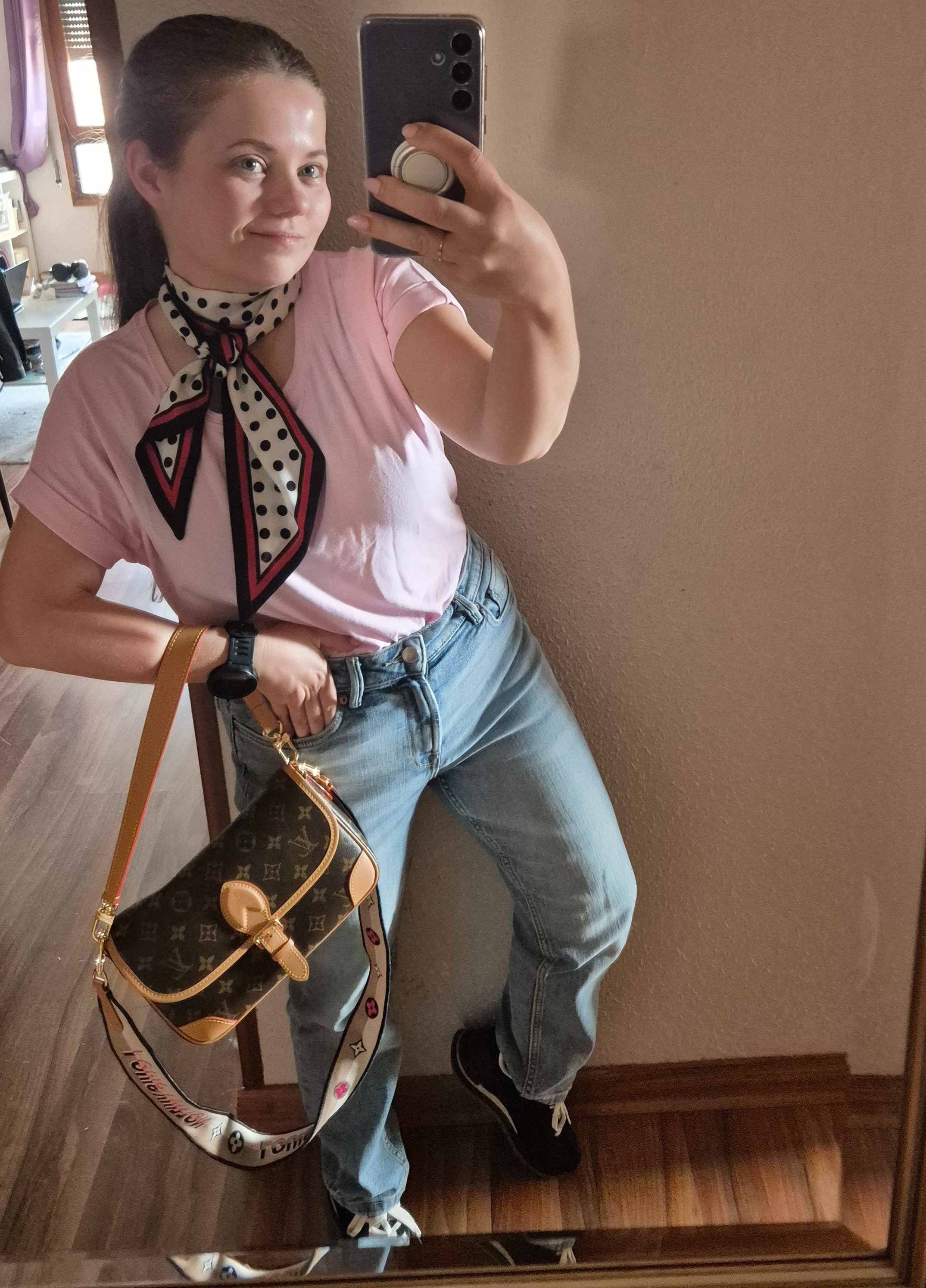 Best affordable Petite jeans come from Stradivarius. This is my second pair and they are gorgeous- straight, high rise and stretchy.I am 4'11 or 150cm and wear size M.

#LTKootd #LTKPetite #LTKMidsize