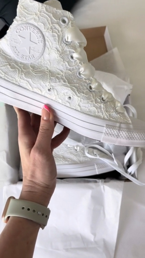 Ivory wedding outlet converse